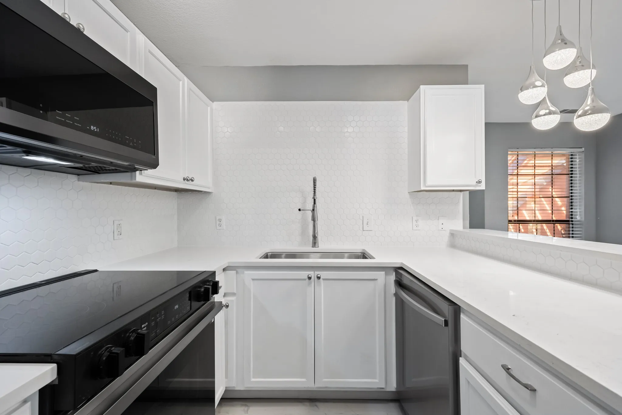 Condominium For Sale in Dallas County , 5905 Lake Hubbard Parkway 152, Garland, Texas 75043, 2 Bedroom, 2 Bathroom, Garage spaces, 916 Sqft, built in 2008, mls#21403958, Real Estate Agent in Garland, Homes For Sale in Dallas county, Homes For Sale in Garland, Realtor in Garland Texas, Real Estate Brokerage Independent Realty Texas, Luminita Cordes Realtor