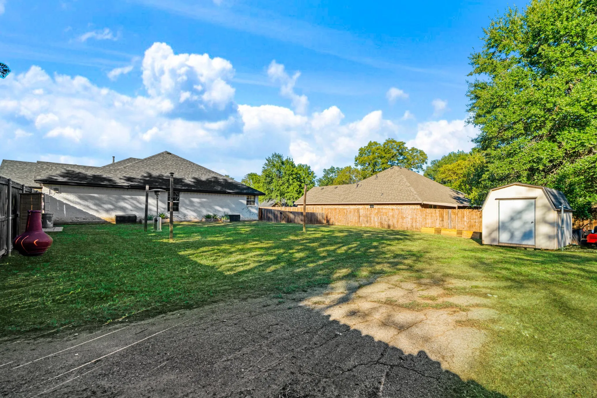 Single Family Residence For Sale in Lamar County , 290 NE 30th Street NE, Paris, Texas 75460, 3 Bedroom, 2 Bathroom, 2 Garage spaces, 1,647 Sqft, built in 2003, mls#21404862, Real Estate Agent in Paris, Homes For Sale in Lamar county, Homes For Sale in Paris, Realtor in Paris Texas, Real Estate Brokerage Independent Realty Texas, Luminita Cordes Realtor