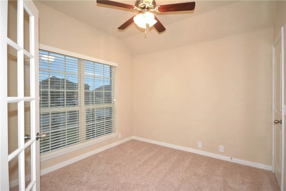 Single Family Residence For Rent in Ellis County , 118 Eagle Feather, Waxahachie, Texas 75165, 4 Bedroom, 3 Bathroom, 2 Garage spaces, 2,574 Sqft, built in 2016, mls#21404970, Real Estate Agent in Waxahachie, Homes For Rent in Ellis county, Homes For Rent in Waxahachie, Realtor in Waxahachie Texas, Real Estate Brokerage Independent Realty Texas, Luminita Cordes Realtor