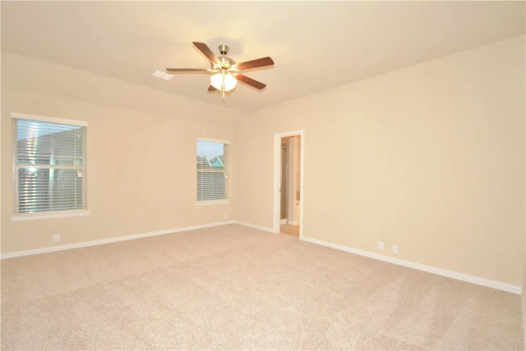 Single Family Residence For Rent in Ellis County , 118 Eagle Feather, Waxahachie, Texas 75165, 4 Bedroom, 3 Bathroom, 2 Garage spaces, 2,574 Sqft, built in 2016, mls#21404970, Real Estate Agent in Waxahachie, Homes For Rent in Ellis county, Homes For Rent in Waxahachie, Realtor in Waxahachie Texas, Real Estate Brokerage Independent Realty Texas, Luminita Cordes Realtor