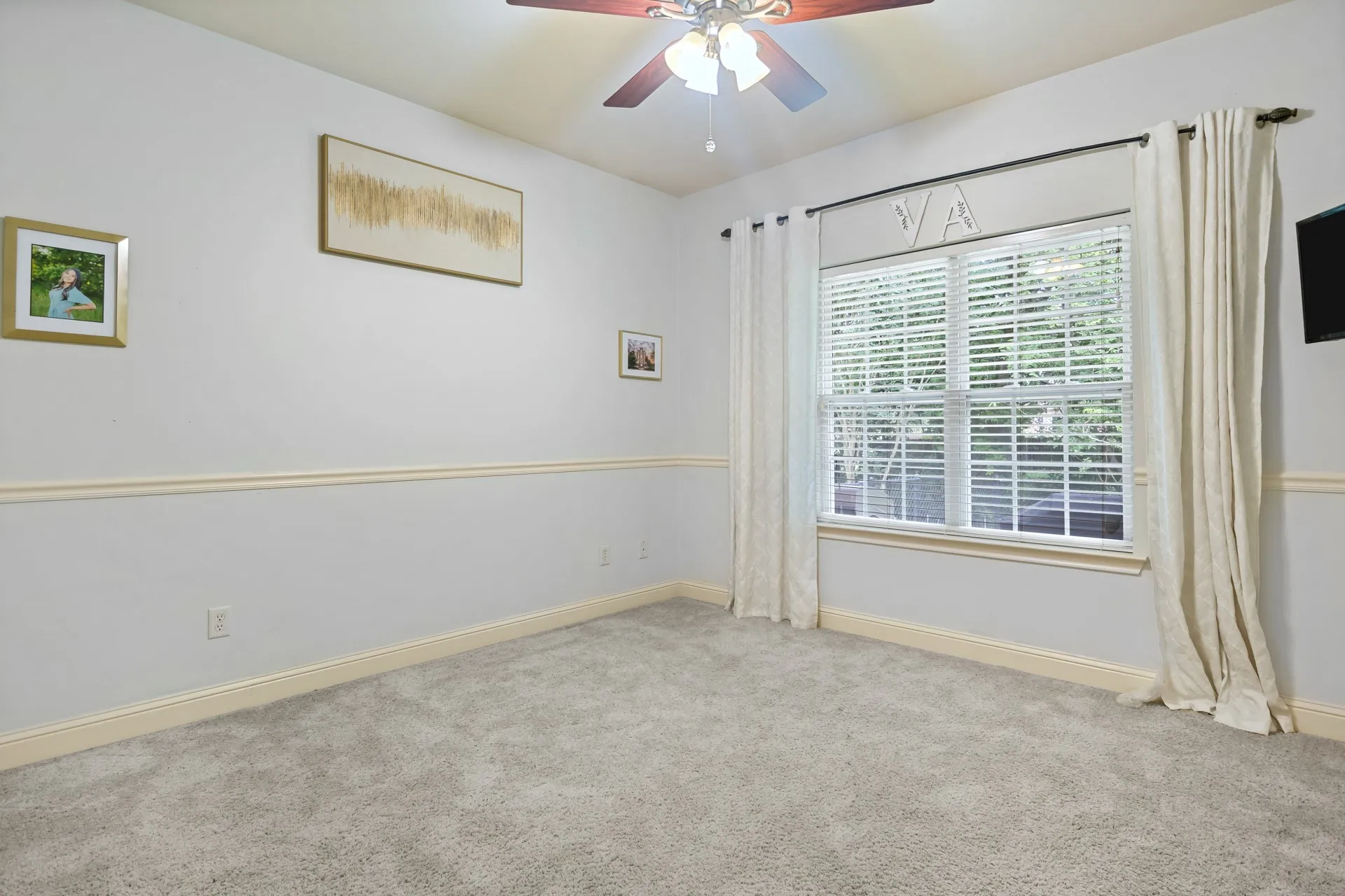 Single Family Residence For Sale in Titus County , 910 Holly Hill, Mt Pleasant, Texas 75455, 4 Bedroom, 3 Bathroom, 2 Garage spaces, 2,800 Sqft, built in 2005, mls#21402372, Real Estate Agent in Mt Pleasant, Homes For Sale in Titus county, Homes For Sale in Mt Pleasant, Realtor in Mt Pleasant Texas, Real Estate Brokerage Independent Realty Texas, Luminita Cordes Realtor