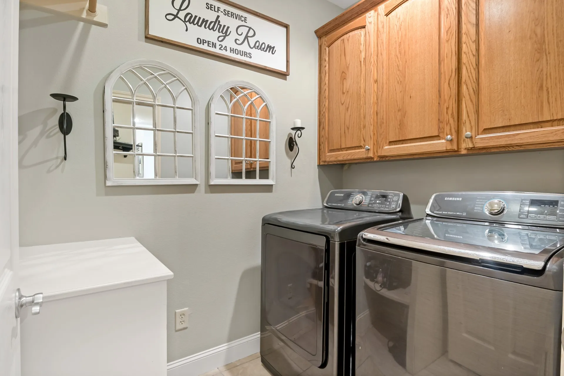 Single Family Residence For Sale in Titus County , 910 Holly Hill, Mt Pleasant, Texas 75455, 4 Bedroom, 3 Bathroom, 2 Garage spaces, 2,800 Sqft, built in 2005, mls#21402372, Real Estate Agent in Mt Pleasant, Homes For Sale in Titus county, Homes For Sale in Mt Pleasant, Realtor in Mt Pleasant Texas, Real Estate Brokerage Independent Realty Texas, Luminita Cordes Realtor