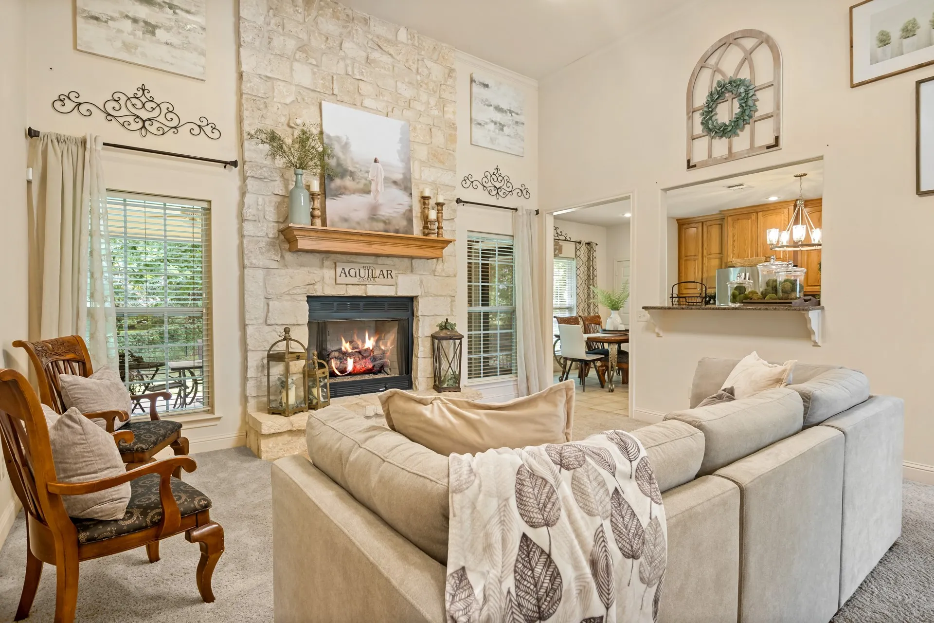 Single Family Residence For Sale in Titus County , 910 Holly Hill, Mt Pleasant, Texas 75455, 4 Bedroom, 3 Bathroom, 2 Garage spaces, 2,800 Sqft, built in 2005, mls#21402372, Real Estate Agent in Mt Pleasant, Homes For Sale in Titus county, Homes For Sale in Mt Pleasant, Realtor in Mt Pleasant Texas, Real Estate Brokerage Independent Realty Texas, Luminita Cordes Realtor