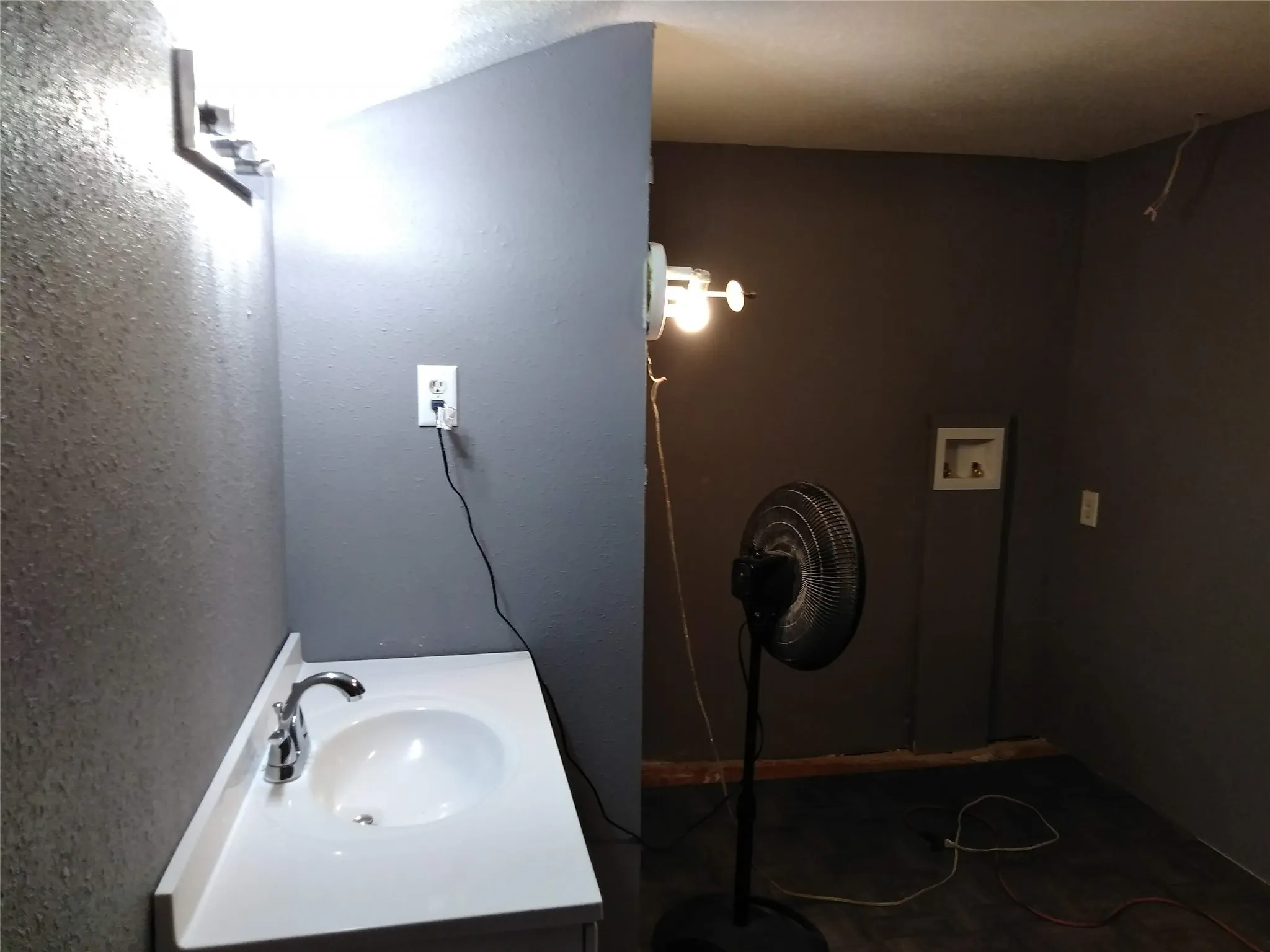 Single Family Residence For Sale in Brown County , 402 Main St, Blanket, Texas 76432, 3 Bedroom, 1 Bathroom, Garage spaces, 1,331 Sqft, built in 1940, mls#21402885, Real Estate Agent in Blanket, Homes For Sale in Brown county, Homes For Sale in Blanket, Realtor in Blanket Texas, Real Estate Brokerage Independent Realty Texas, Luminita Cordes Realtor