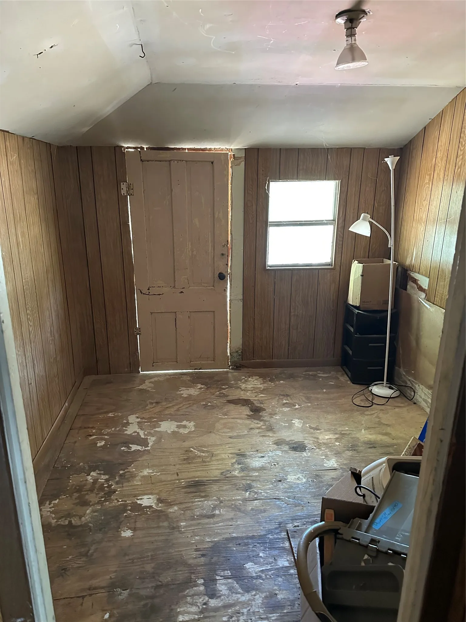 Single Family Residence For Sale in Brown County , 402 Main St, Blanket, Texas 76432, 3 Bedroom, 1 Bathroom, Garage spaces, 1,331 Sqft, built in 1940, mls#21402885, Real Estate Agent in Blanket, Homes For Sale in Brown county, Homes For Sale in Blanket, Realtor in Blanket Texas, Real Estate Brokerage Independent Realty Texas, Luminita Cordes Realtor