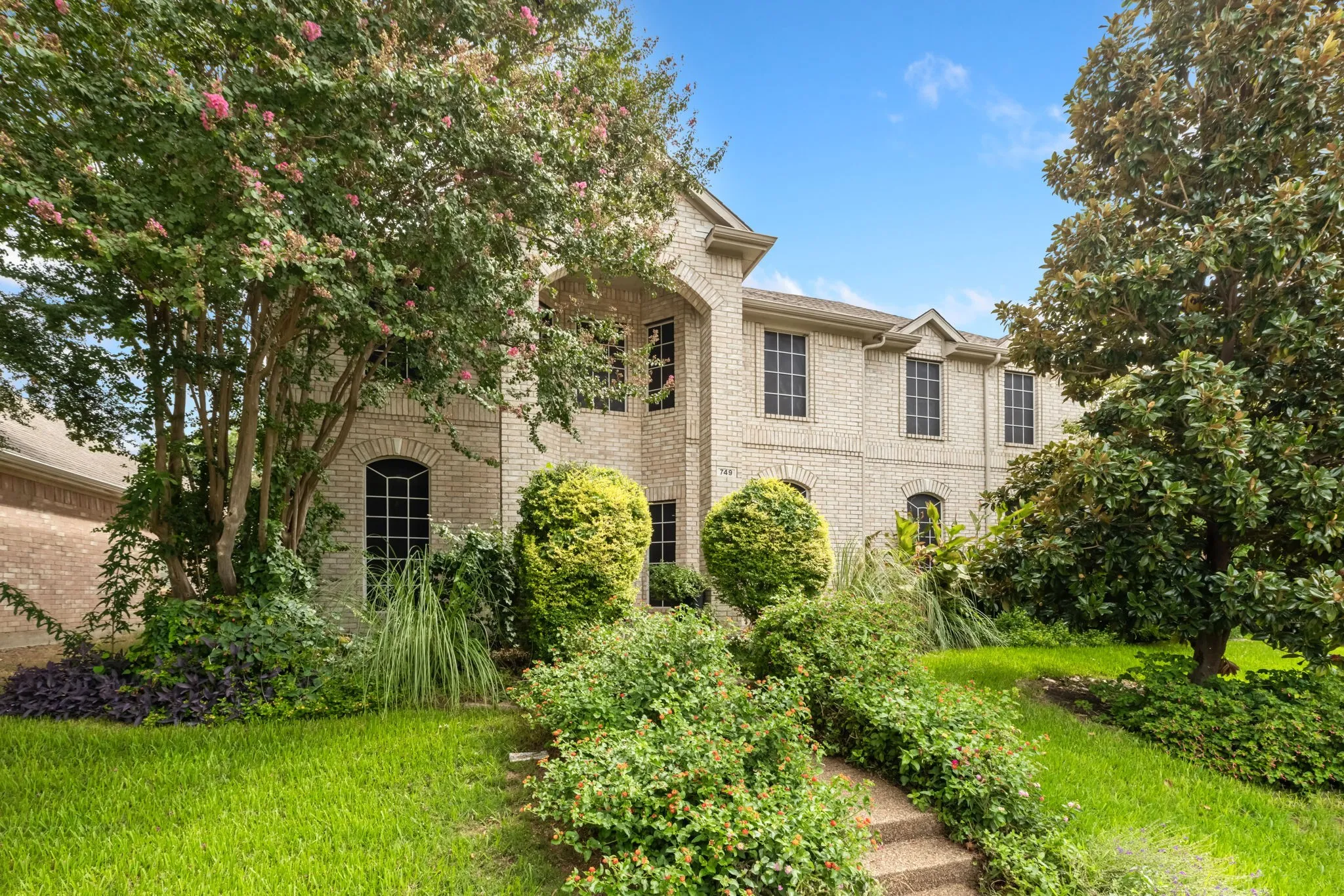 Single Family Residence For Sale in Collin County , 749 Yale Drive, Allen, Texas 75002, 4 Bedroom, 4 Bathroom, 2 Garage spaces, 3,010 Sqft, built in 1993, mls#21404951, Real Estate Agent in Allen, Homes For Sale in Collin county, Homes For Sale in Allen, Realtor in Allen Texas, Real Estate Brokerage Independent Realty Texas, Luminita Cordes Realtor