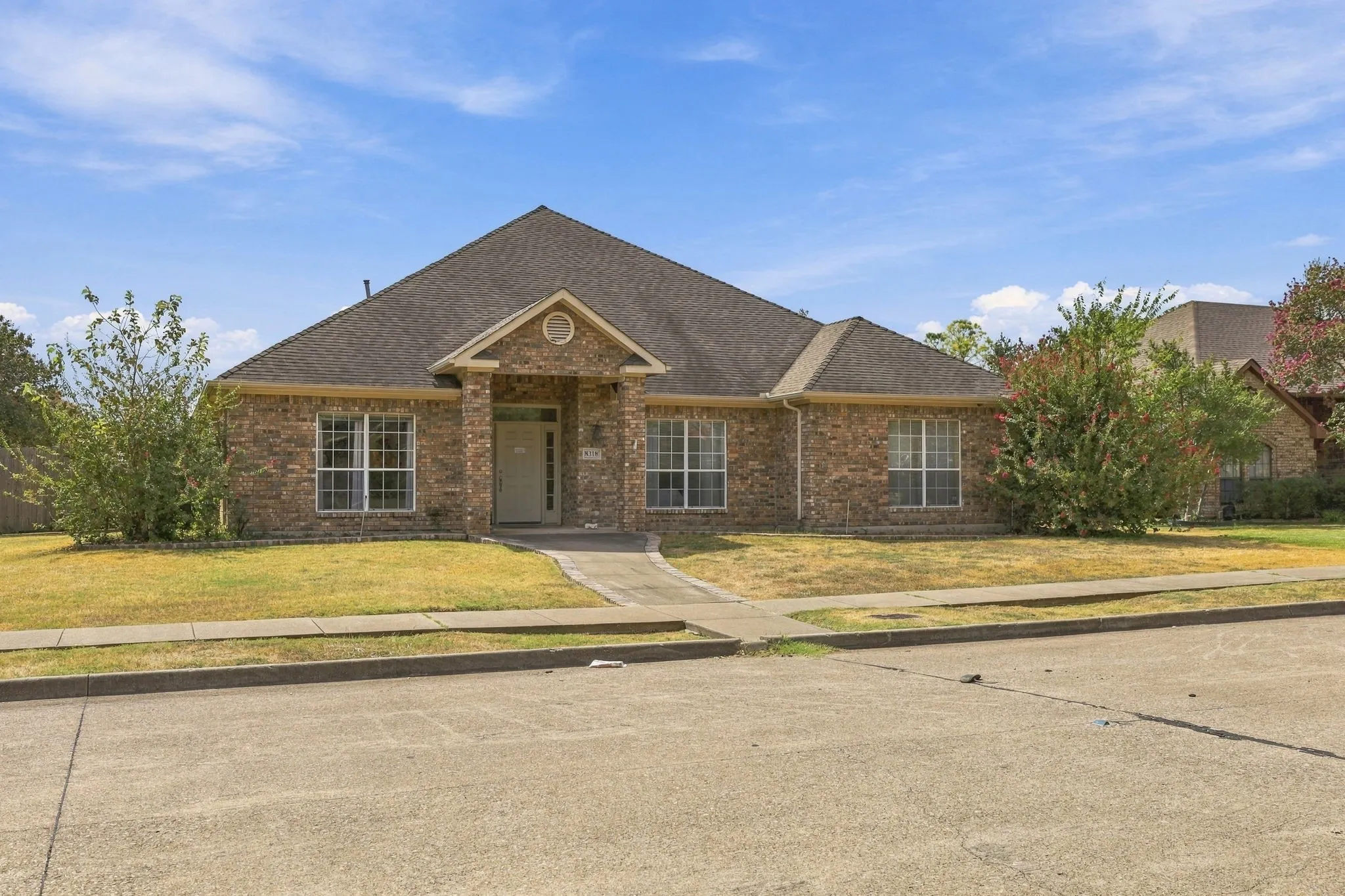 Single Family Residence For Sale in Dallas County , 8318 Portsmouth Drive, Rowlett, Texas 75088, 4 Bedroom, 3 Bathroom, 2 Garage spaces, 2,703 Sqft, built in 1998, mls#21404880, Real Estate Agent in Rowlett, Homes For Sale in Dallas county, Homes For Sale in Rowlett, Realtor in Rowlett Texas, Real Estate Brokerage Independent Realty Texas, Luminita Cordes Realtor