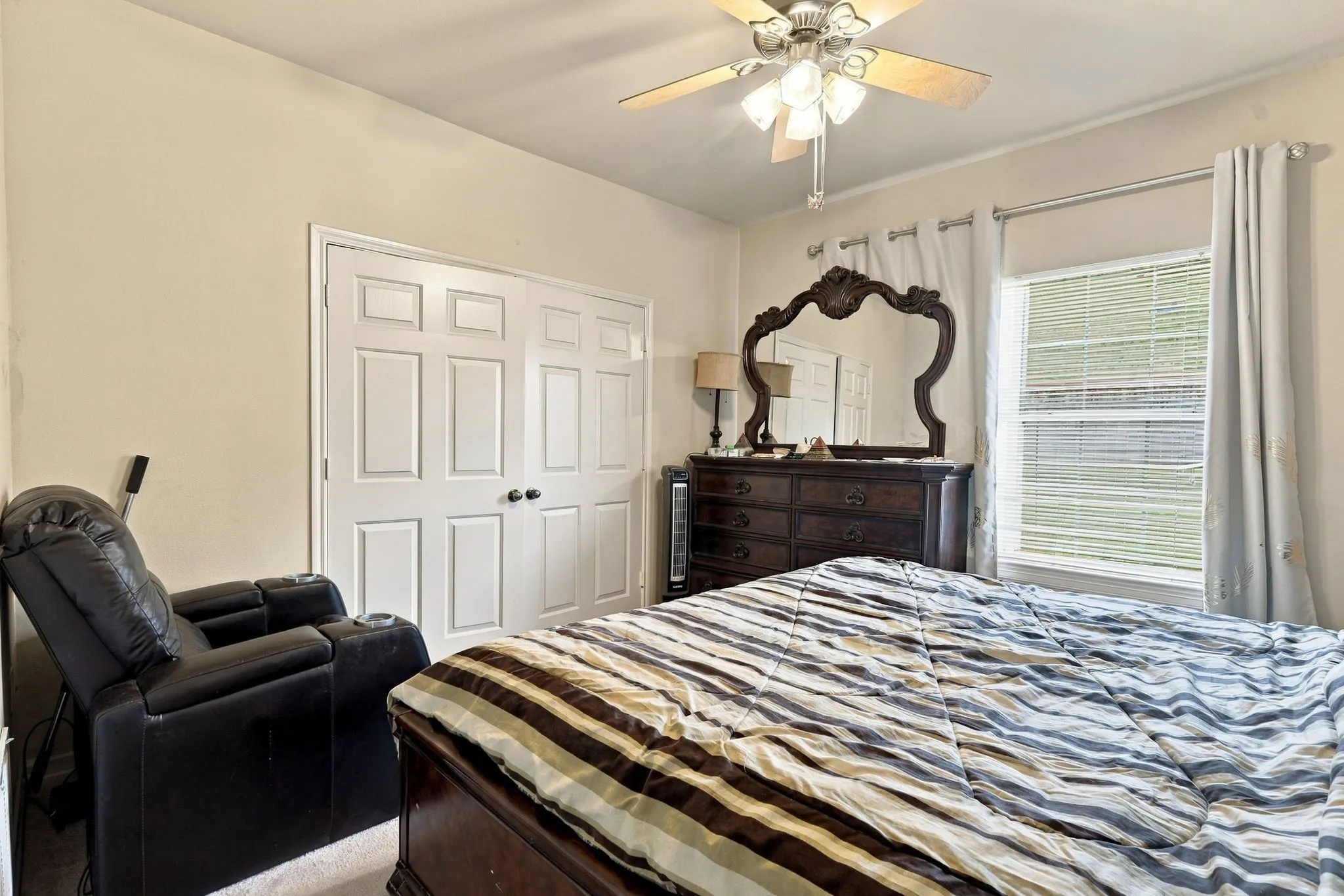 Single Family Residence For Sale in Dallas County , 8318 Portsmouth Drive, Rowlett, Texas 75088, 4 Bedroom, 3 Bathroom, 2 Garage spaces, 2,703 Sqft, built in 1998, mls#21404880, Real Estate Agent in Rowlett, Homes For Sale in Dallas county, Homes For Sale in Rowlett, Realtor in Rowlett Texas, Real Estate Brokerage Independent Realty Texas, Luminita Cordes Realtor