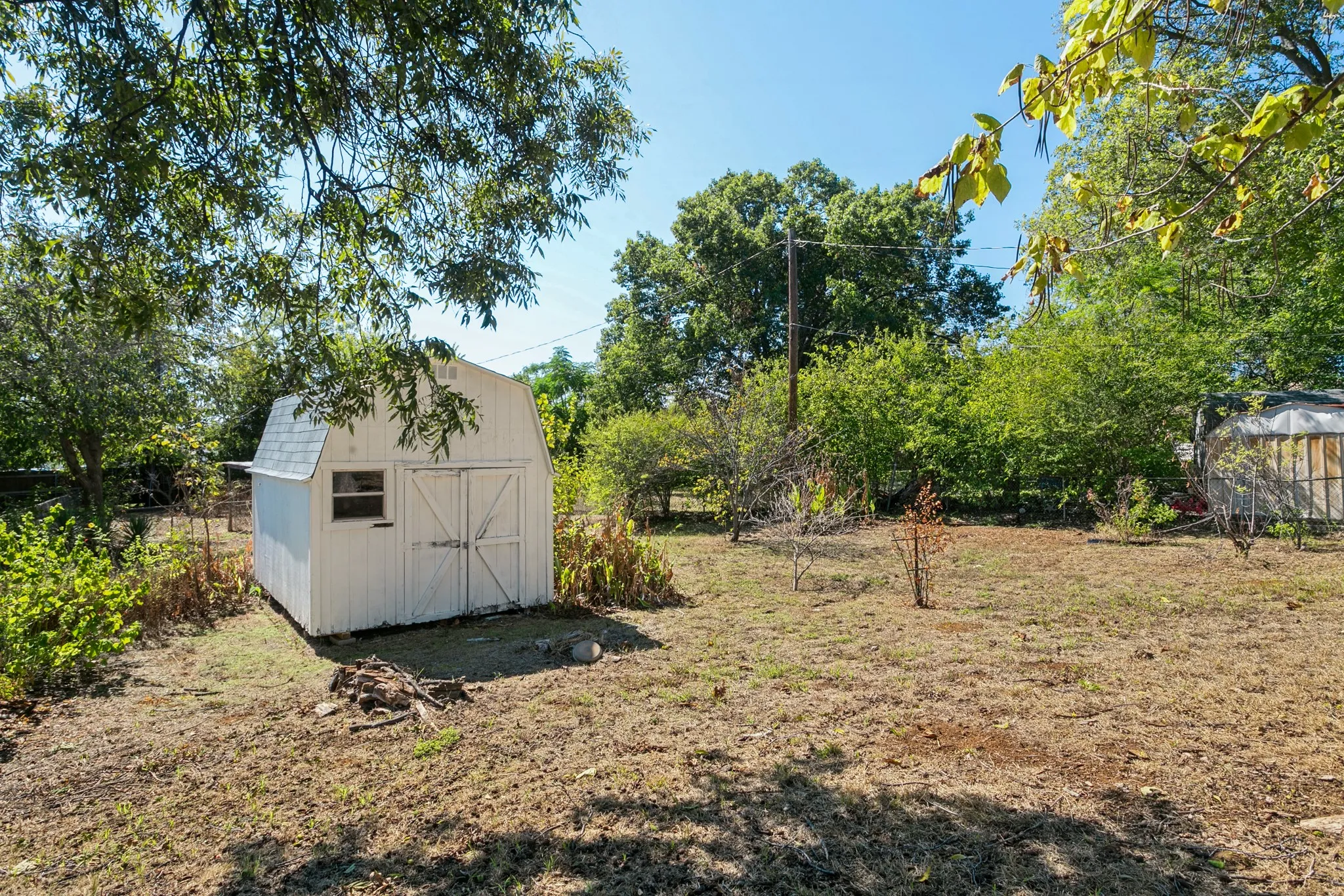 Single Family Residence For Rent in Tarrant County , 404 Limestone Drive, Euless, Texas 76039, 4 Bedroom, 2 Bathroom, Garage spaces, 1,174 Sqft, built in 1960, mls#21404972, Real Estate Agent in Euless, Homes For Rent in Tarrant county, Homes For Rent in Euless, Realtor in Euless Texas, Real Estate Brokerage Independent Realty Texas, Luminita Cordes Realtor