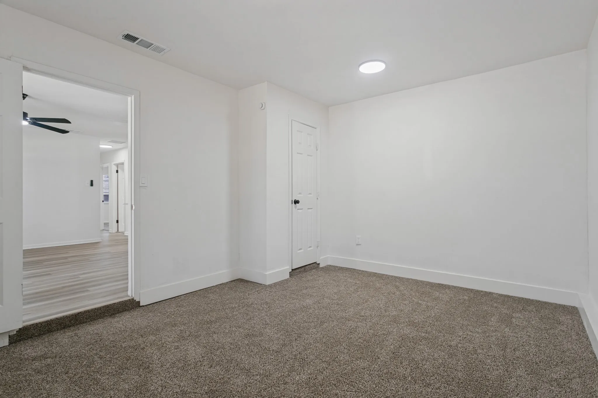 Single Family Residence For Rent in Tarrant County , 404 Limestone Drive, Euless, Texas 76039, 4 Bedroom, 2 Bathroom, Garage spaces, 1,174 Sqft, built in 1960, mls#21404972, Real Estate Agent in Euless, Homes For Rent in Tarrant county, Homes For Rent in Euless, Realtor in Euless Texas, Real Estate Brokerage Independent Realty Texas, Luminita Cordes Realtor