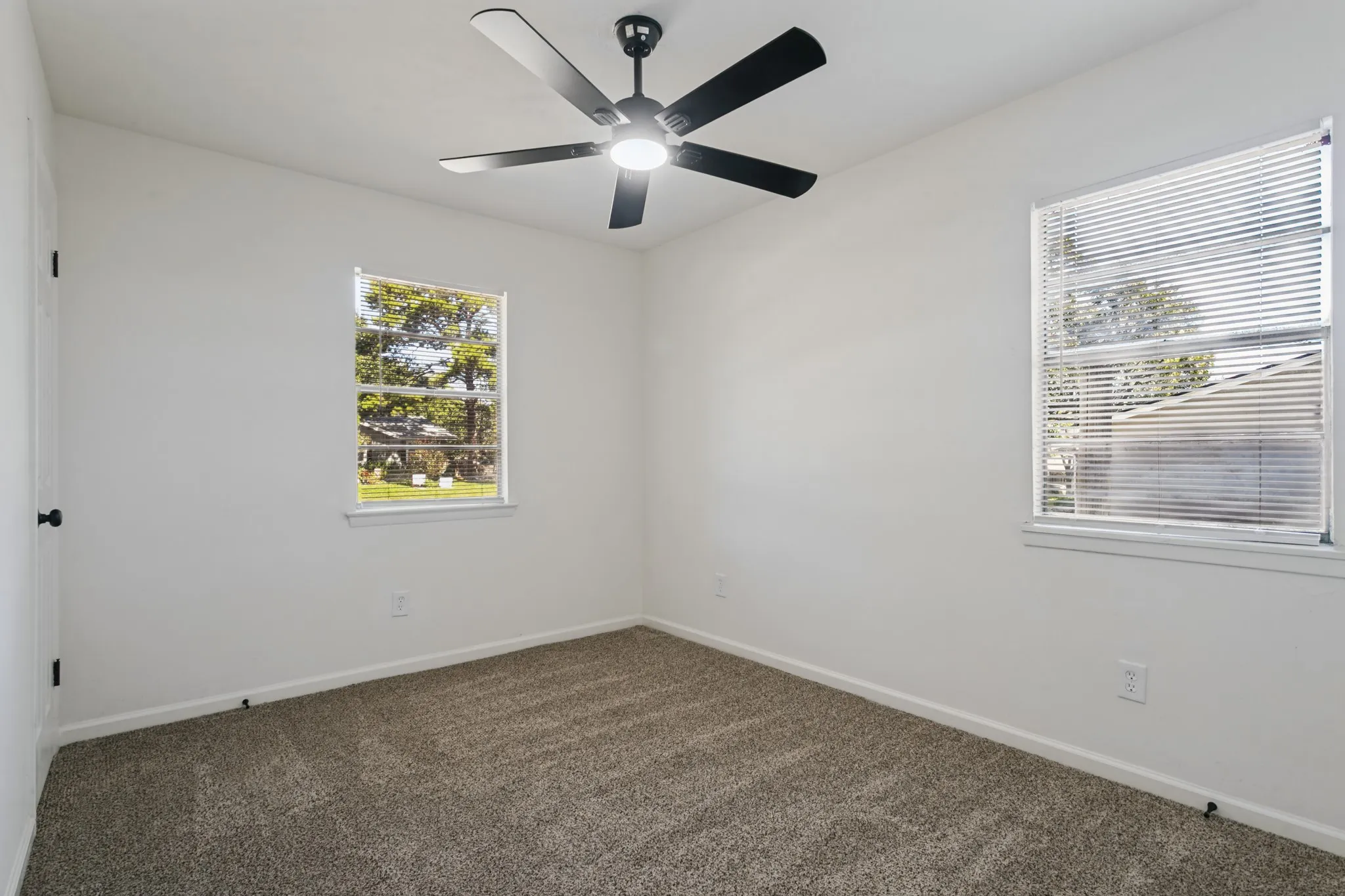 Single Family Residence For Rent in Tarrant County , 404 Limestone Drive, Euless, Texas 76039, 4 Bedroom, 2 Bathroom, Garage spaces, 1,174 Sqft, built in 1960, mls#21404972, Real Estate Agent in Euless, Homes For Rent in Tarrant county, Homes For Rent in Euless, Realtor in Euless Texas, Real Estate Brokerage Independent Realty Texas, Luminita Cordes Realtor