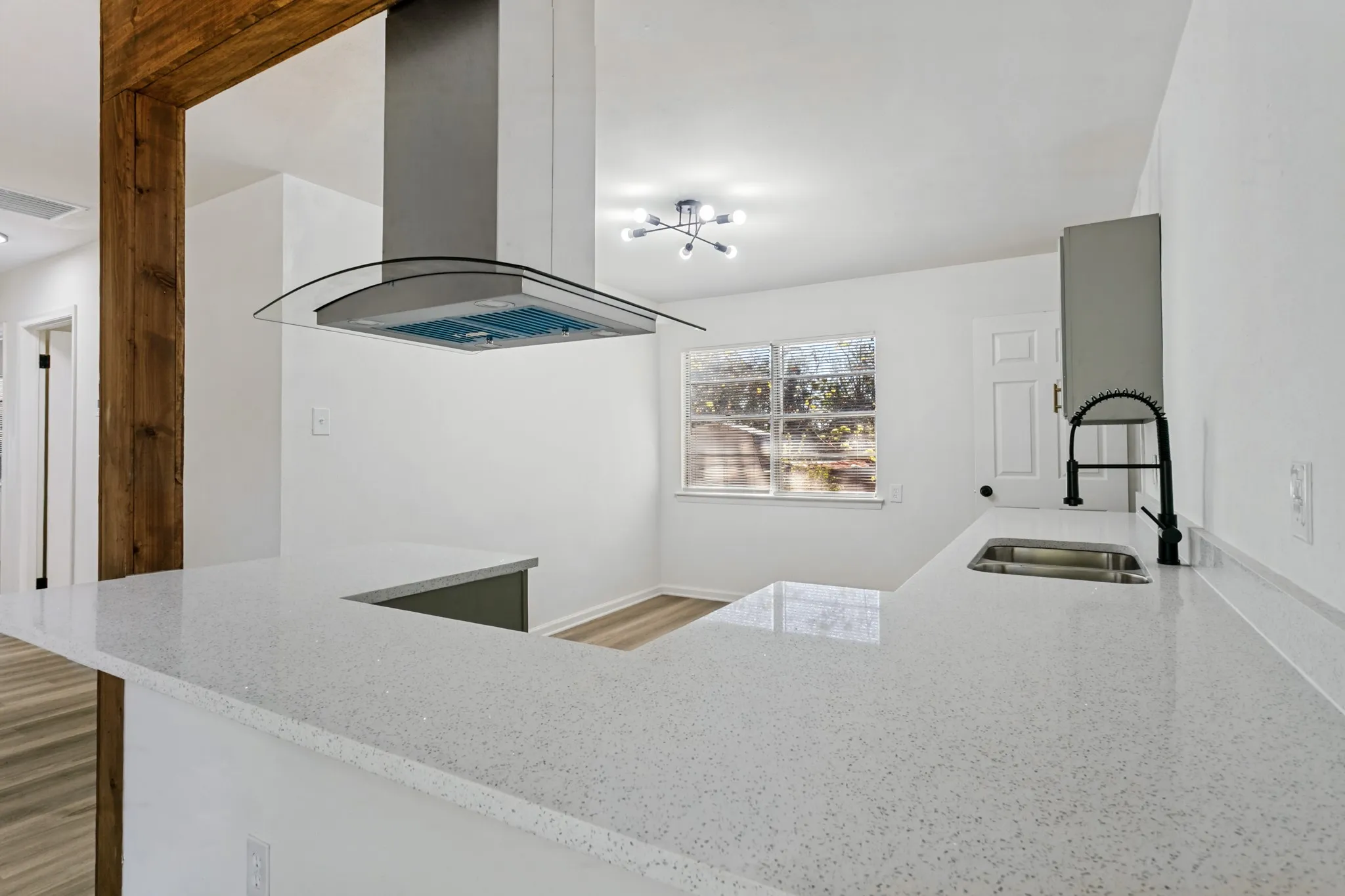 Single Family Residence For Rent in Tarrant County , 404 Limestone Drive, Euless, Texas 76039, 4 Bedroom, 2 Bathroom, Garage spaces, 1,174 Sqft, built in 1960, mls#21404972, Real Estate Agent in Euless, Homes For Rent in Tarrant county, Homes For Rent in Euless, Realtor in Euless Texas, Real Estate Brokerage Independent Realty Texas, Luminita Cordes Realtor