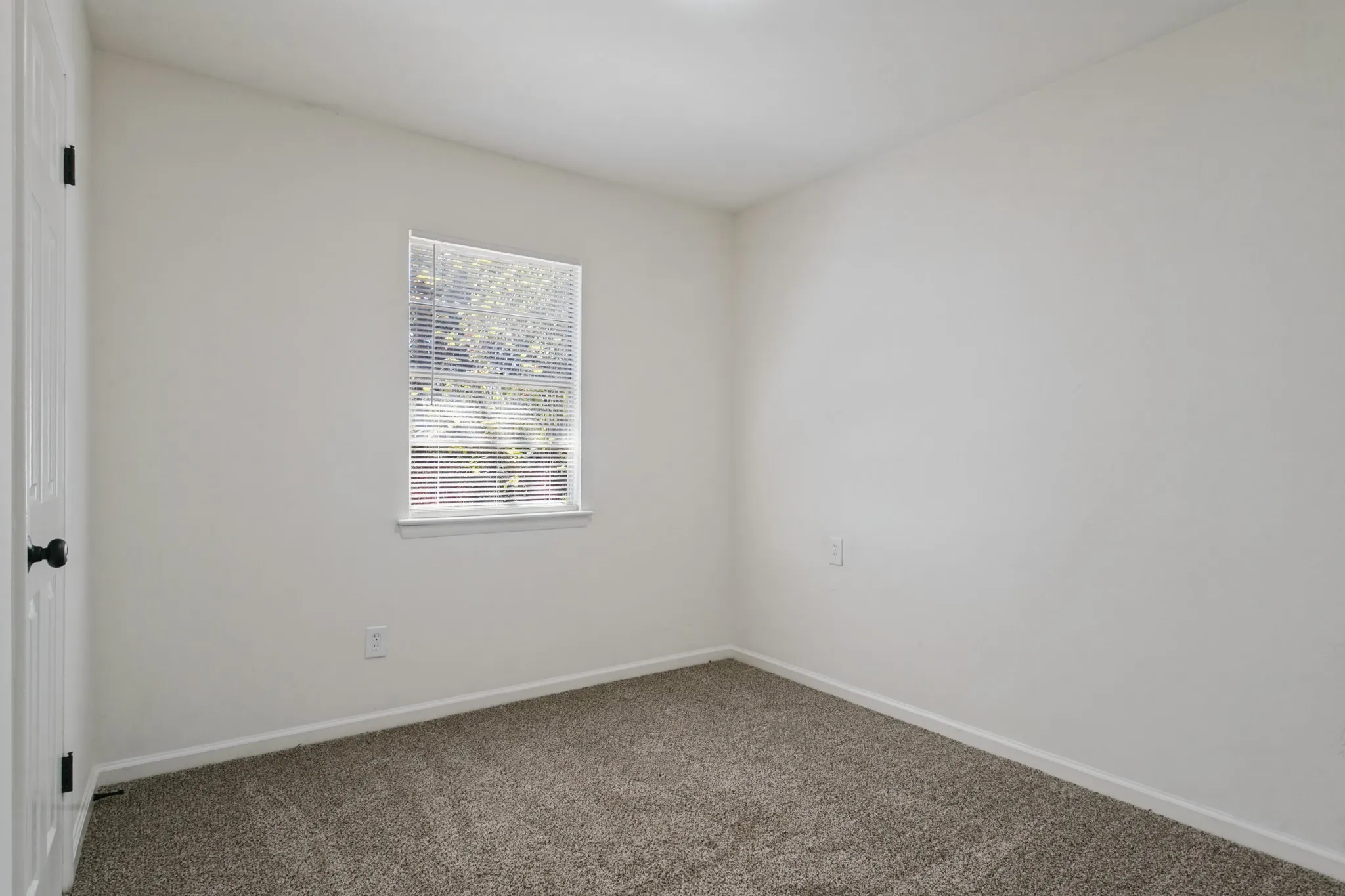 Single Family Residence For Rent in Tarrant County , 404 Limestone Drive, Euless, Texas 76039, 4 Bedroom, 2 Bathroom, Garage spaces, 1,174 Sqft, built in 1960, mls#21404972, Real Estate Agent in Euless, Homes For Rent in Tarrant county, Homes For Rent in Euless, Realtor in Euless Texas, Real Estate Brokerage Independent Realty Texas, Luminita Cordes Realtor