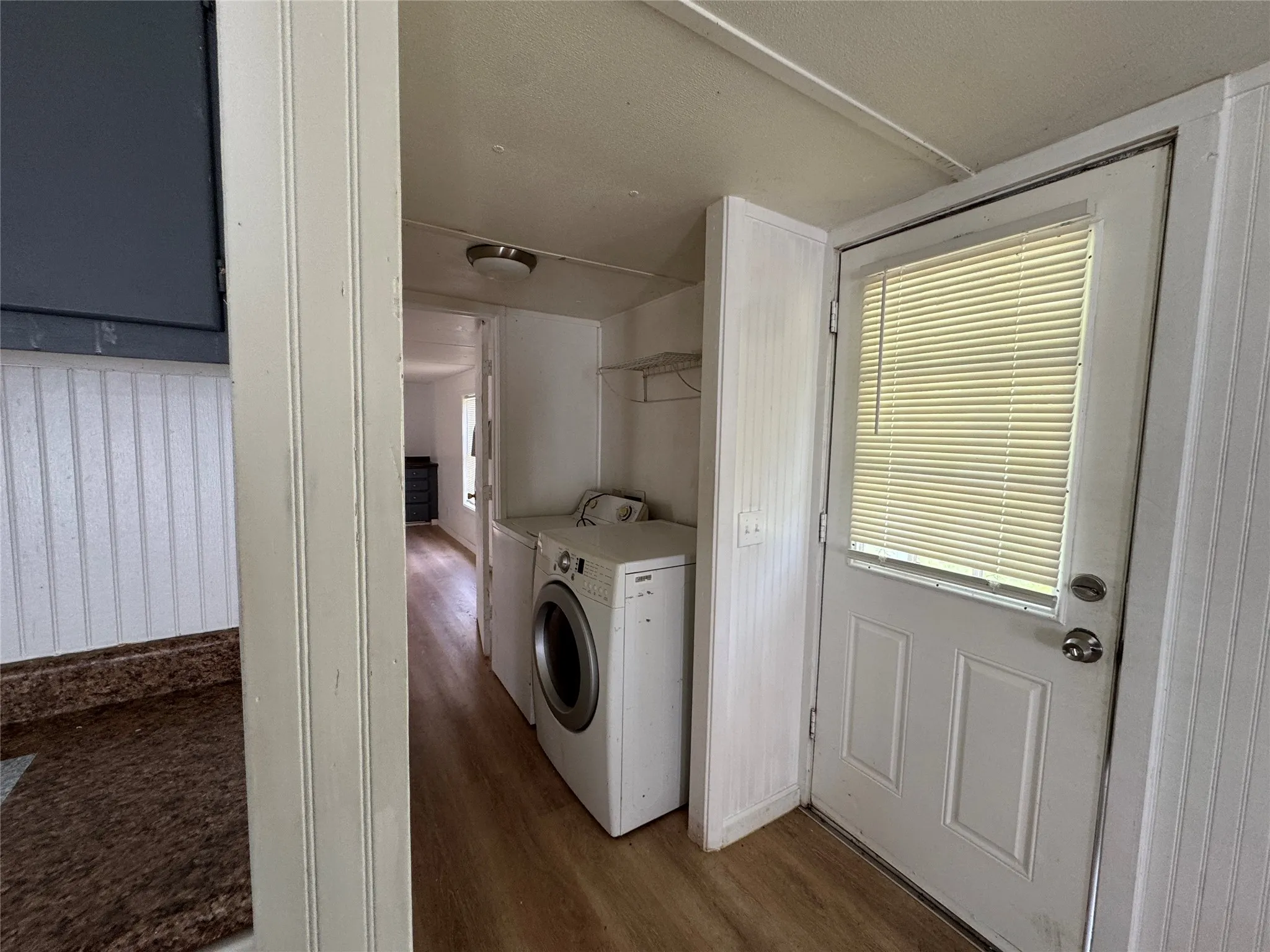 Mobile Home For Sale in Hopkins County , 204 W Tarrant Street, Cumby, Texas 75433, 2 Bedroom, 2 Bathroom, Garage spaces, 924 Sqft, built in 1982, mls#21404988, Real Estate Agent in Cumby, Homes For Sale in Hopkins county, Homes For Sale in Cumby, Realtor in Cumby Texas, Real Estate Brokerage Independent Realty Texas, Luminita Cordes Realtor