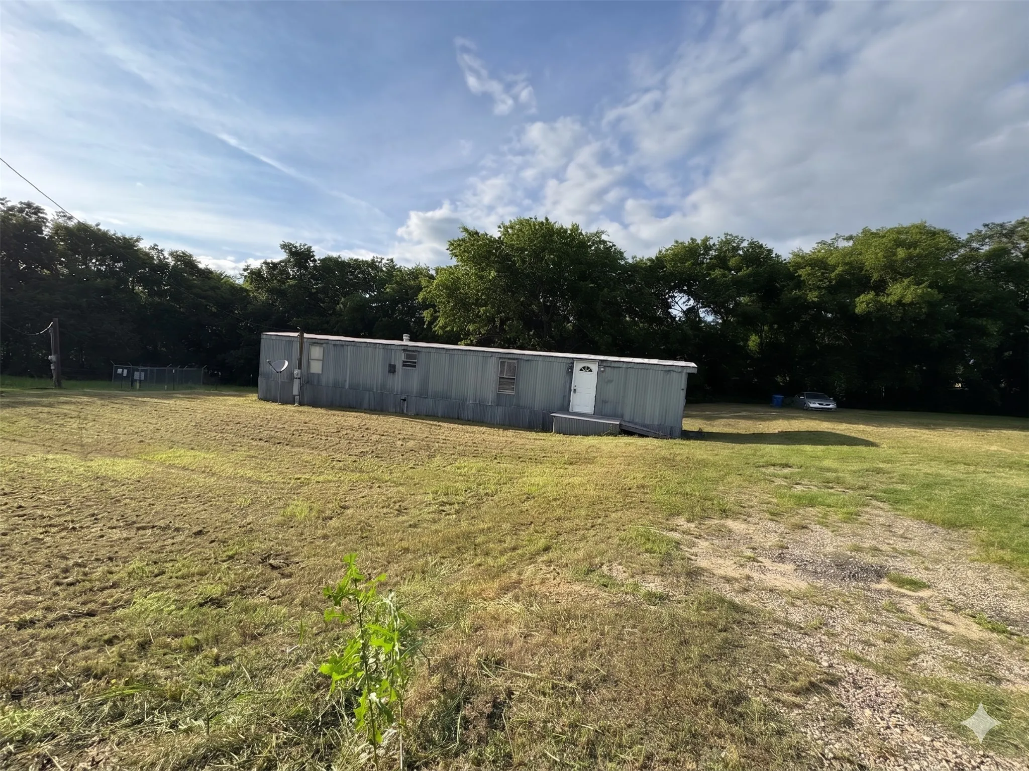 Mobile Home For Sale in Hopkins County , 204 W Tarrant Street, Cumby, Texas 75433, 2 Bedroom, 2 Bathroom, Garage spaces, 924 Sqft, built in 1982, mls#21404988, Real Estate Agent in Cumby, Homes For Sale in Hopkins county, Homes For Sale in Cumby, Realtor in Cumby Texas, Real Estate Brokerage Independent Realty Texas, Luminita Cordes Realtor