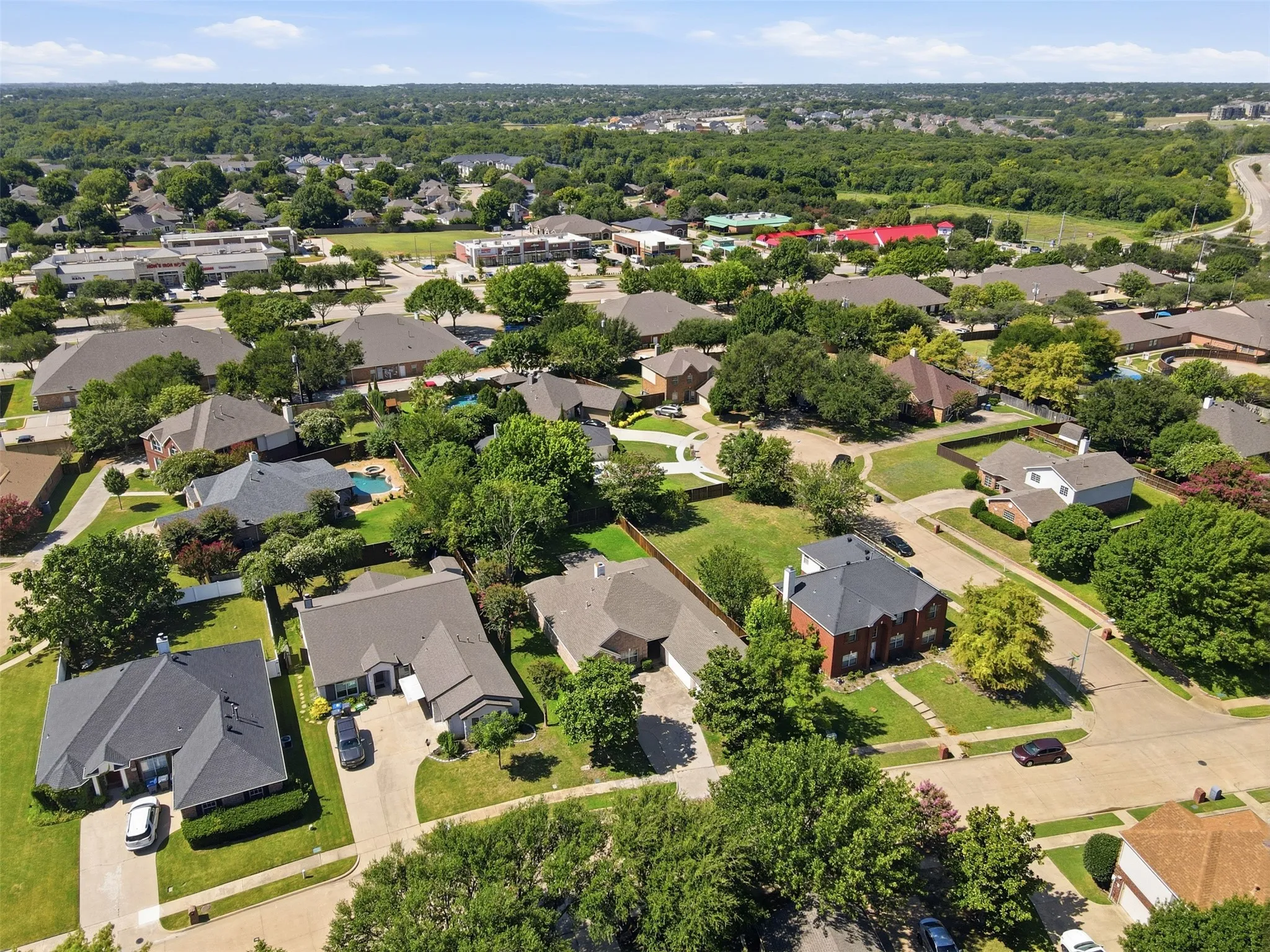 Single Family Residence For Sale in Collin County , 2813 Bradford Oaks Drive, Mc Kinney, Texas 75071, 4 Bedroom, 2 Bathroom, 3 Garage spaces, 2,270 Sqft, built in 2000, mls#21404979, Real Estate Agent in Mc Kinney, Homes For Sale in Collin county, Homes For Sale in Mc Kinney, Realtor in Mc Kinney Texas, Real Estate Brokerage Independent Realty Texas, Luminita Cordes Realtor