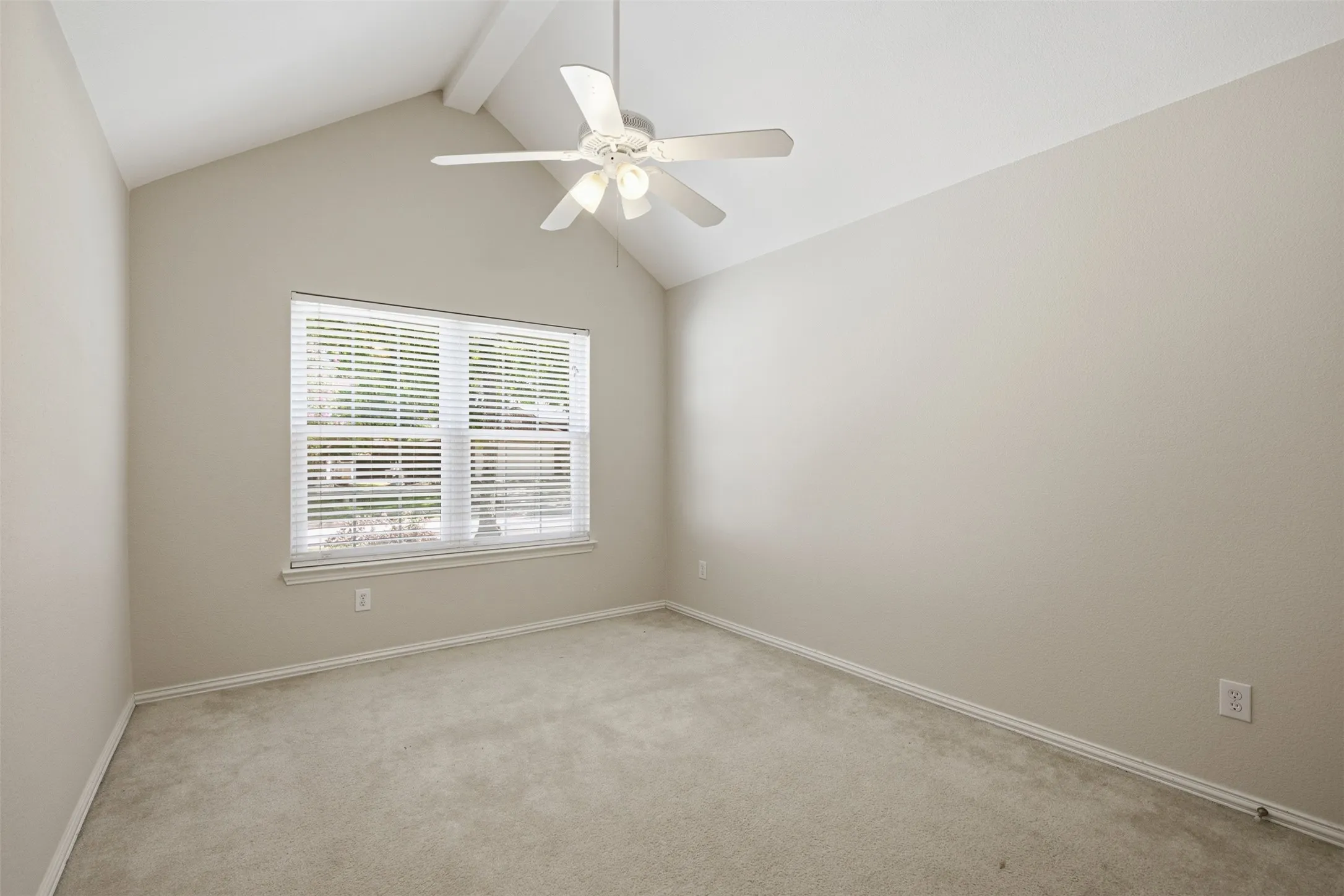 Single Family Residence For Sale in Collin County , 2813 Bradford Oaks Drive, Mc Kinney, Texas 75071, 4 Bedroom, 2 Bathroom, 3 Garage spaces, 2,270 Sqft, built in 2000, mls#21404979, Real Estate Agent in Mc Kinney, Homes For Sale in Collin county, Homes For Sale in Mc Kinney, Realtor in Mc Kinney Texas, Real Estate Brokerage Independent Realty Texas, Luminita Cordes Realtor
