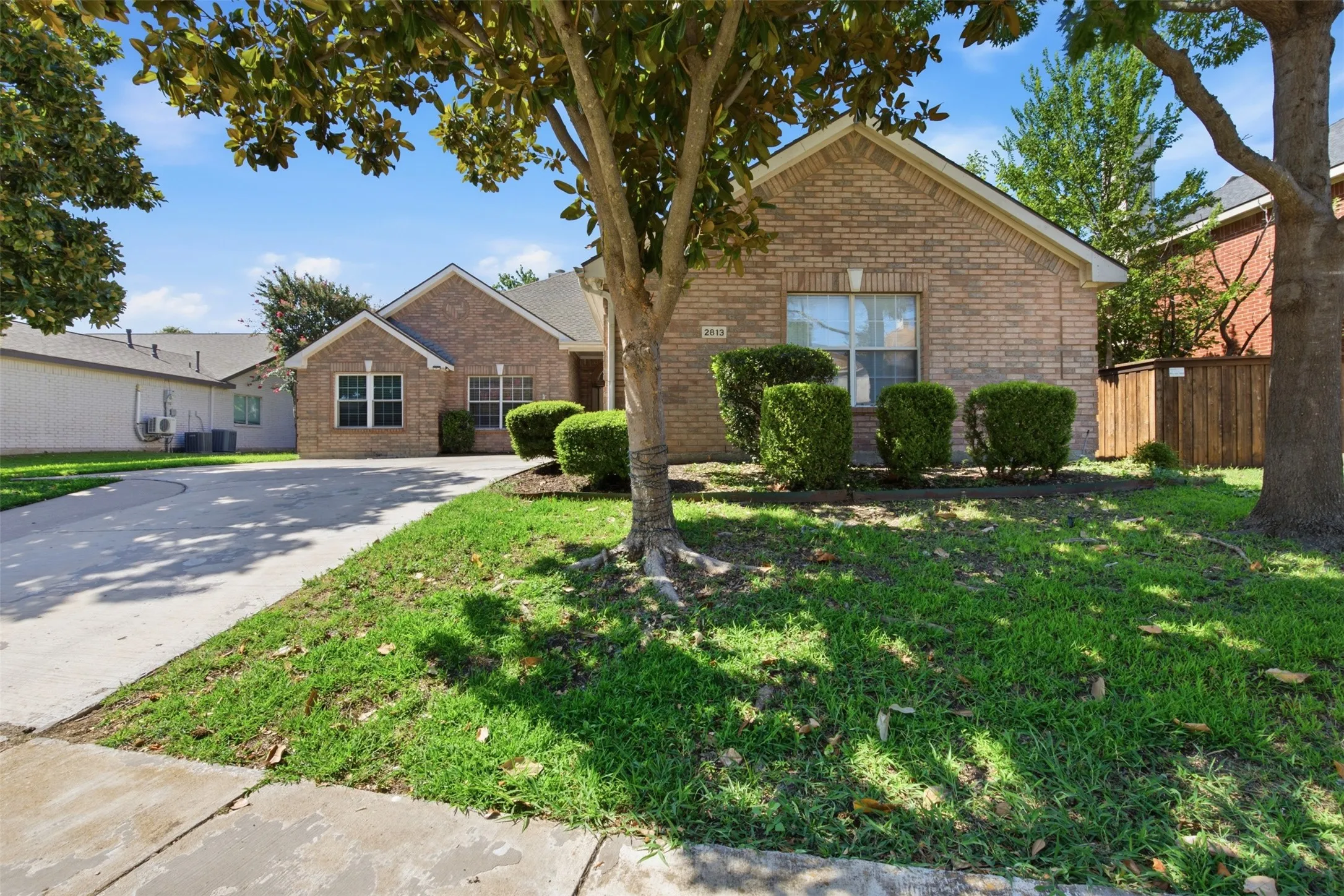 Single Family Residence For Sale in Collin County , 2813 Bradford Oaks Drive, Mc Kinney, Texas 75071, 4 Bedroom, 2 Bathroom, 3 Garage spaces, 2,270 Sqft, built in 2000, mls#21404979, Real Estate Agent in Mc Kinney, Homes For Sale in Collin county, Homes For Sale in Mc Kinney, Realtor in Mc Kinney Texas, Real Estate Brokerage Independent Realty Texas, Luminita Cordes Realtor