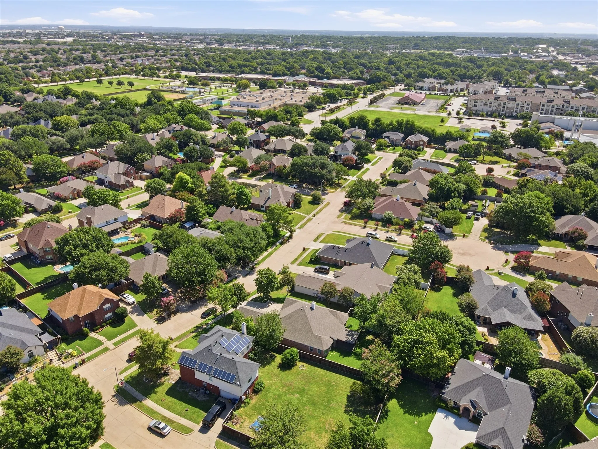 Single Family Residence For Sale in Collin County , 2813 Bradford Oaks Drive, Mc Kinney, Texas 75071, 4 Bedroom, 2 Bathroom, 3 Garage spaces, 2,270 Sqft, built in 2000, mls#21404979, Real Estate Agent in Mc Kinney, Homes For Sale in Collin county, Homes For Sale in Mc Kinney, Realtor in Mc Kinney Texas, Real Estate Brokerage Independent Realty Texas, Luminita Cordes Realtor