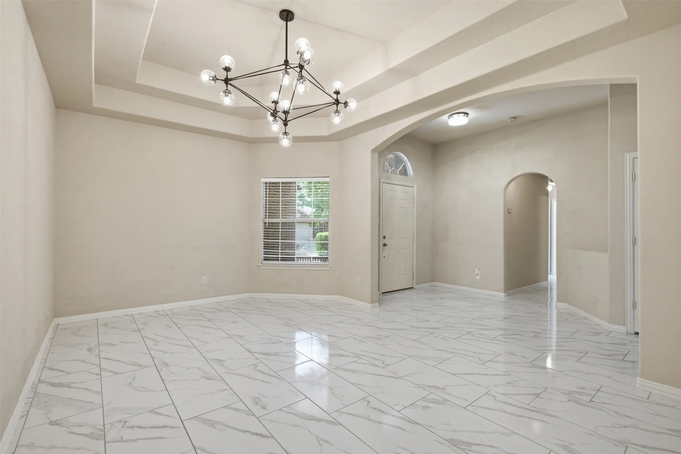 Single Family Residence For Sale in Collin County , 2813 Bradford Oaks Drive, Mc Kinney, Texas 75071, 4 Bedroom, 2 Bathroom, 3 Garage spaces, 2,270 Sqft, built in 2000, mls#21404979, Real Estate Agent in Mc Kinney, Homes For Sale in Collin county, Homes For Sale in Mc Kinney, Realtor in Mc Kinney Texas, Real Estate Brokerage Independent Realty Texas, Luminita Cordes Realtor