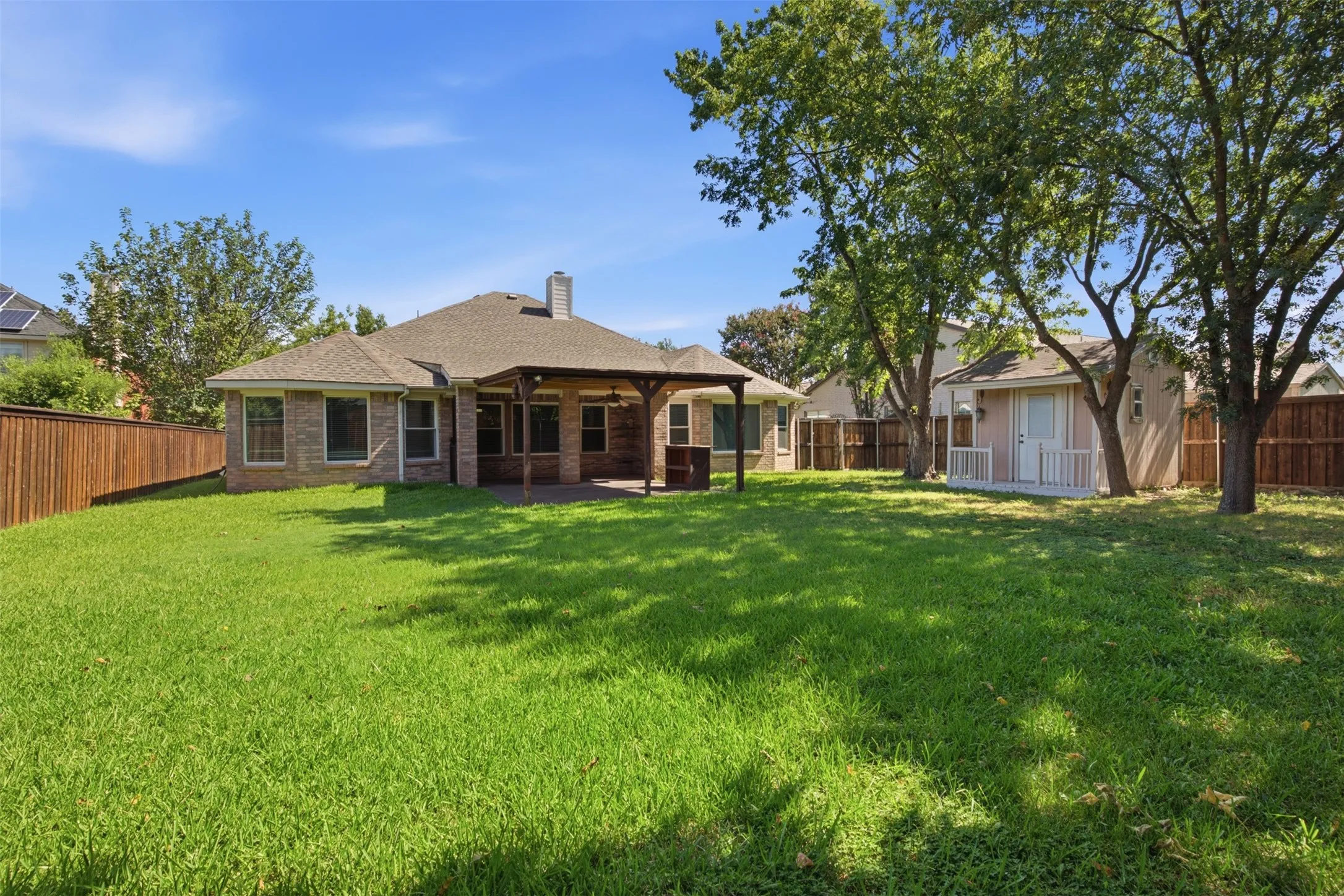 Single Family Residence For Sale in Collin County , 2813 Bradford Oaks Drive, Mc Kinney, Texas 75071, 4 Bedroom, 2 Bathroom, 3 Garage spaces, 2,270 Sqft, built in 2000, mls#21404979, Real Estate Agent in Mc Kinney, Homes For Sale in Collin county, Homes For Sale in Mc Kinney, Realtor in Mc Kinney Texas, Real Estate Brokerage Independent Realty Texas, Luminita Cordes Realtor