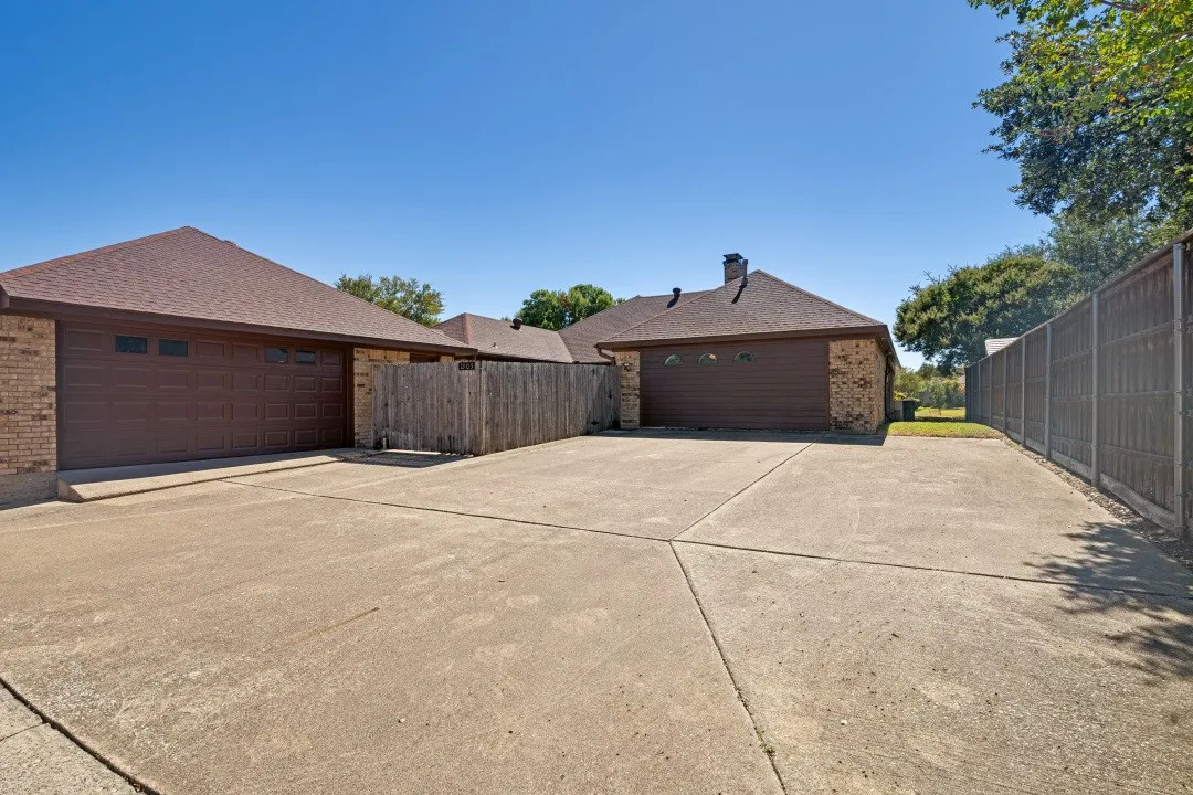 Single Family Residence For Sale in Dallas County , 1505 Stonecrest Drive, Richardson, Texas 75081, 4 Bedroom, 4 Bathroom, 2 Garage spaces, 2,342 Sqft, built in 1979, mls#21399874, Real Estate Agent in Richardson, Homes For Sale in Dallas county, Homes For Sale in Richardson, Realtor in Richardson Texas, Real Estate Brokerage Independent Realty Texas, Luminita Cordes Realtor