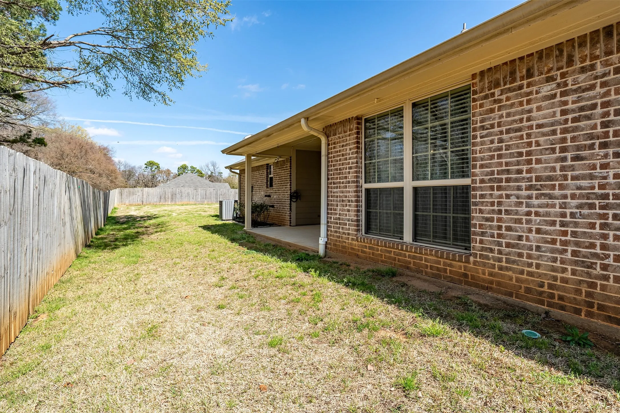 Condominium For Sale in Smith County , 421 W Cumberland 205, Tyler, Texas 75703, 2 Bedroom, 2 Bathroom, 2 Garage spaces, 1,379 Sqft, built in 2009, mls#21404982, Real Estate Agent in Tyler, Homes For Sale in Smith county, Homes For Sale in Tyler, Realtor in Tyler Texas, Real Estate Brokerage Independent Realty Texas, Luminita Cordes Realtor