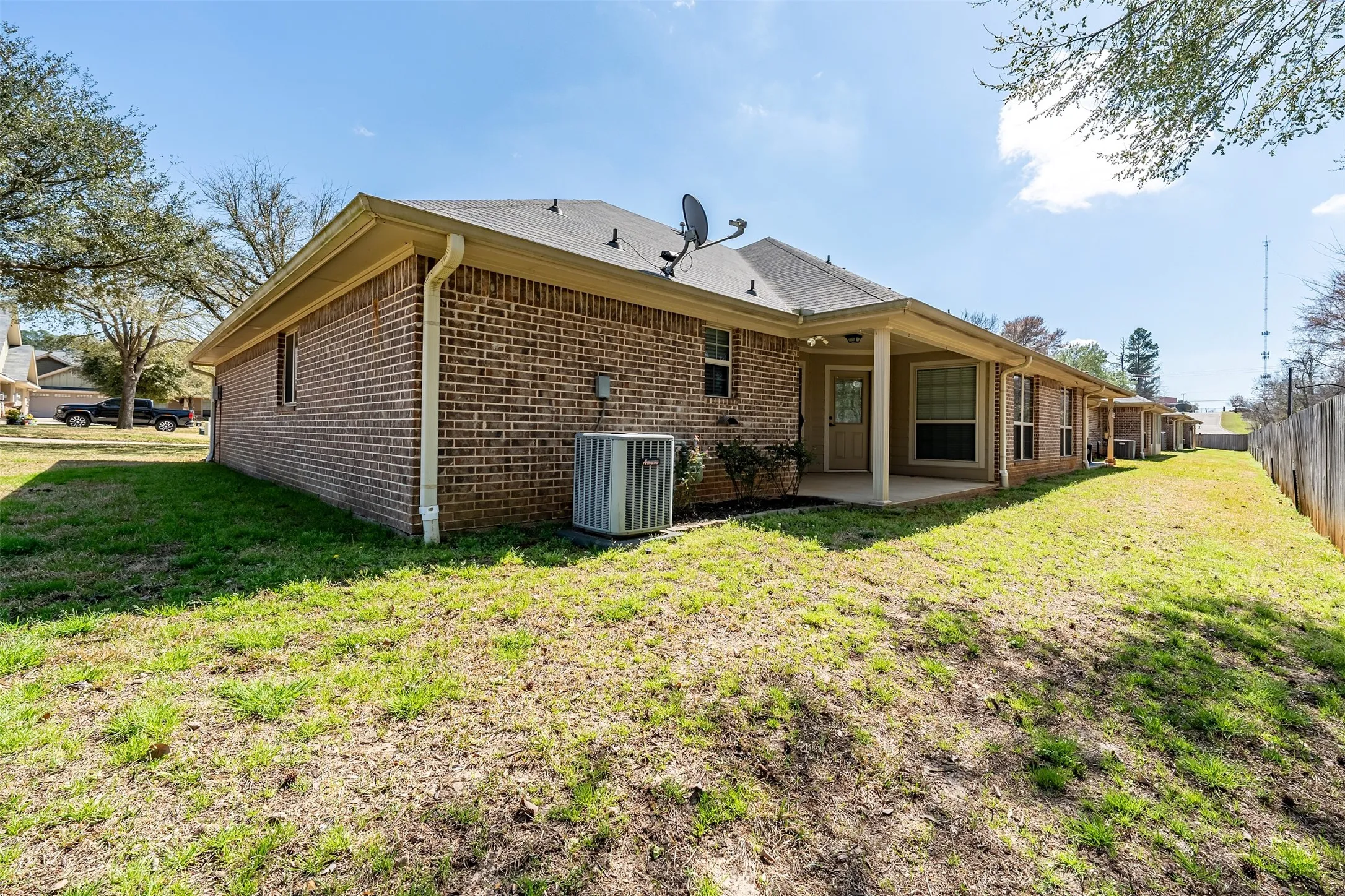 Condominium For Sale in Smith County , 421 W Cumberland 205, Tyler, Texas 75703, 2 Bedroom, 2 Bathroom, 2 Garage spaces, 1,379 Sqft, built in 2009, mls#21404982, Real Estate Agent in Tyler, Homes For Sale in Smith county, Homes For Sale in Tyler, Realtor in Tyler Texas, Real Estate Brokerage Independent Realty Texas, Luminita Cordes Realtor