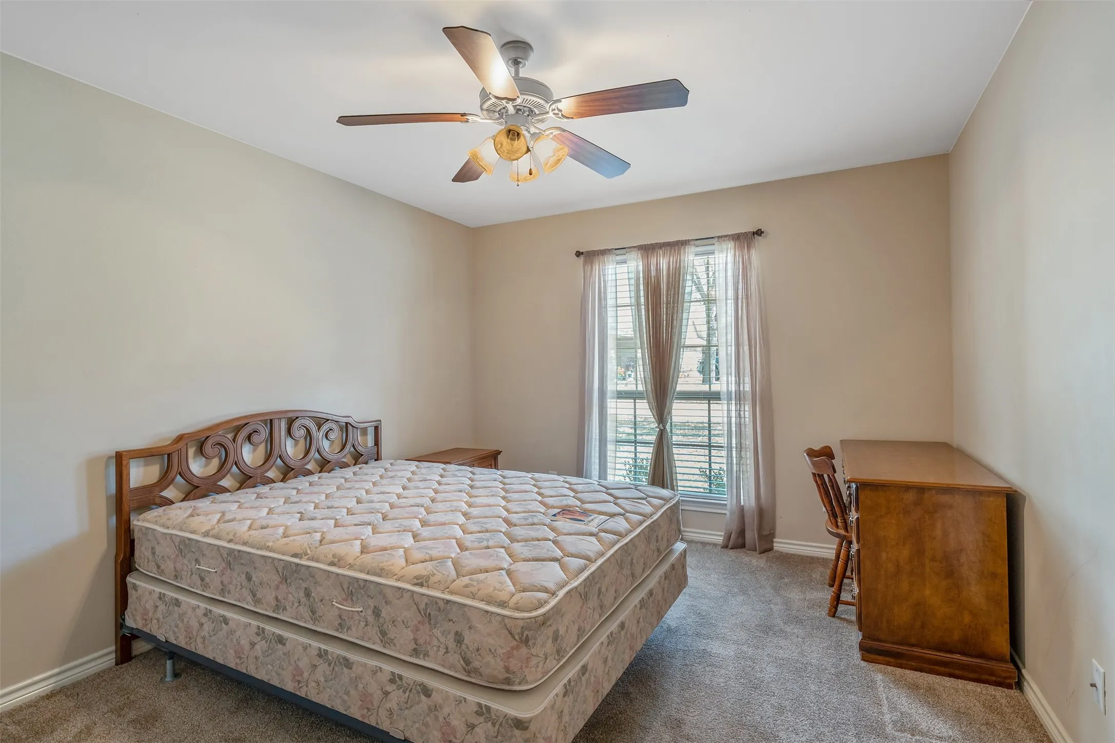 Condominium For Sale in Smith County , 421 W Cumberland 205, Tyler, Texas 75703, 2 Bedroom, 2 Bathroom, 2 Garage spaces, 1,379 Sqft, built in 2009, mls#21404982, Real Estate Agent in Tyler, Homes For Sale in Smith county, Homes For Sale in Tyler, Realtor in Tyler Texas, Real Estate Brokerage Independent Realty Texas, Luminita Cordes Realtor
