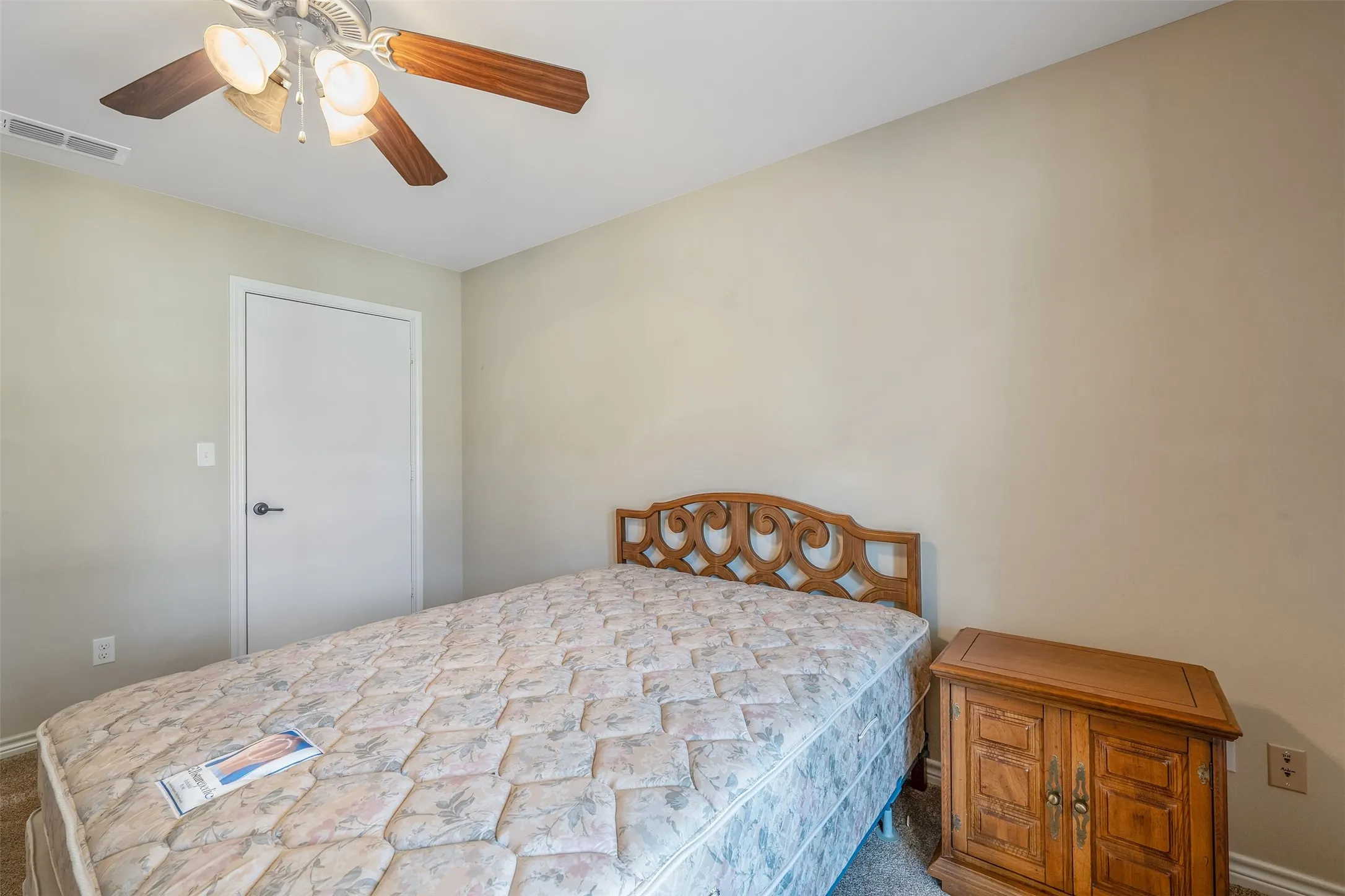 Condominium For Sale in Smith County , 421 W Cumberland 205, Tyler, Texas 75703, 2 Bedroom, 2 Bathroom, 2 Garage spaces, 1,379 Sqft, built in 2009, mls#21404982, Real Estate Agent in Tyler, Homes For Sale in Smith county, Homes For Sale in Tyler, Realtor in Tyler Texas, Real Estate Brokerage Independent Realty Texas, Luminita Cordes Realtor