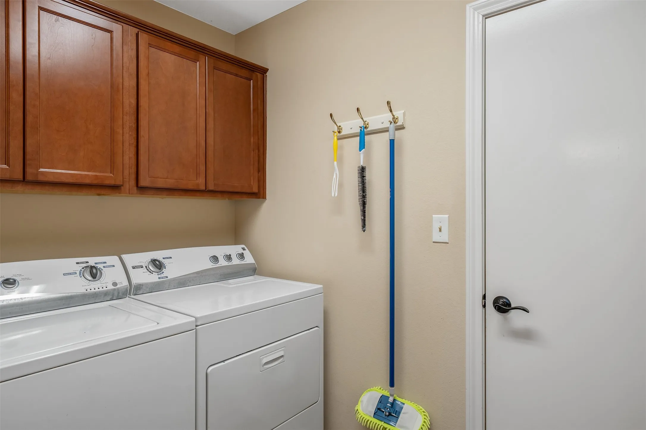 Condominium For Sale in Smith County , 421 W Cumberland 205, Tyler, Texas 75703, 2 Bedroom, 2 Bathroom, 2 Garage spaces, 1,379 Sqft, built in 2009, mls#21404982, Real Estate Agent in Tyler, Homes For Sale in Smith county, Homes For Sale in Tyler, Realtor in Tyler Texas, Real Estate Brokerage Independent Realty Texas, Luminita Cordes Realtor