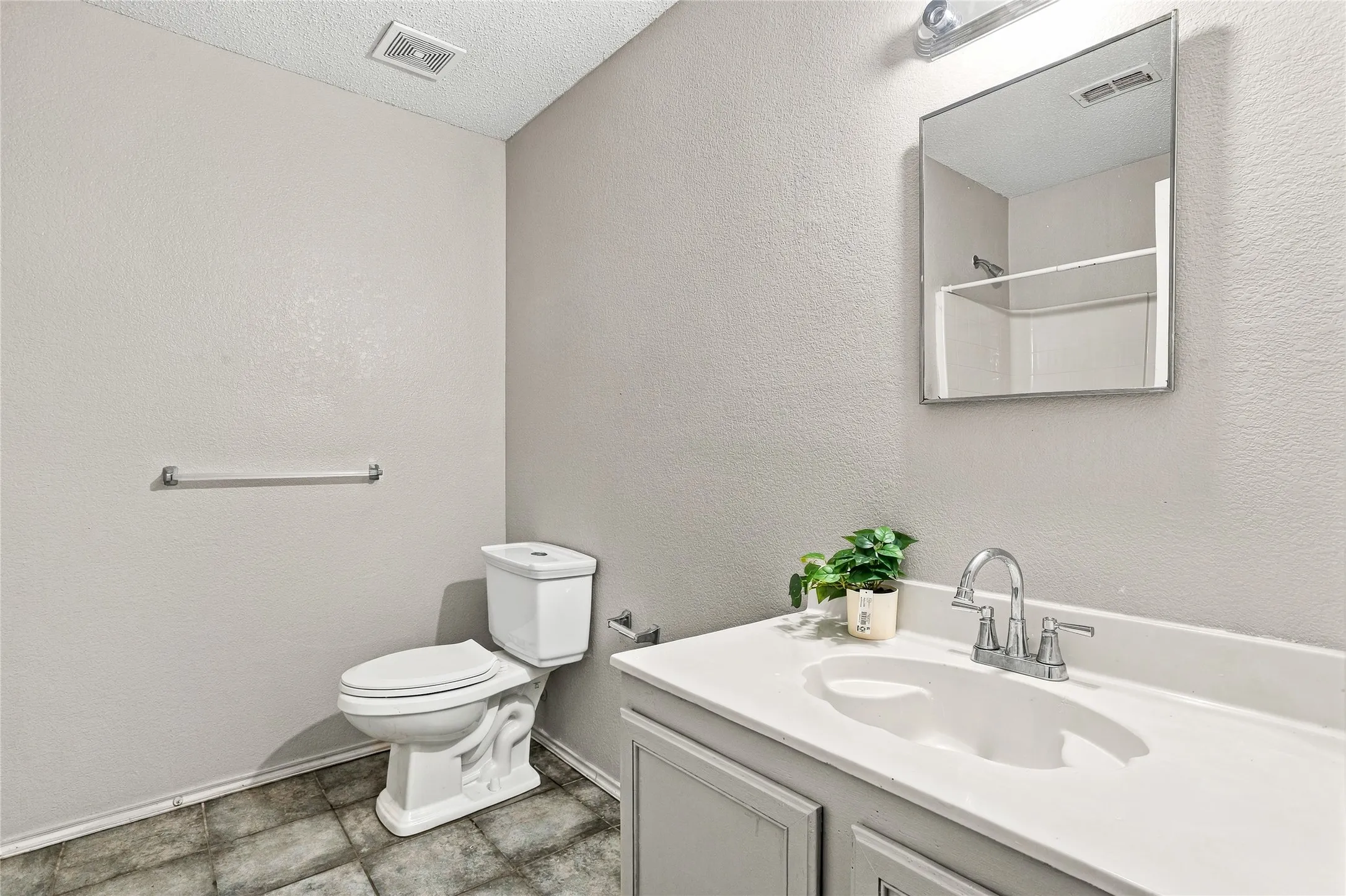 Upstairs hall bathroom