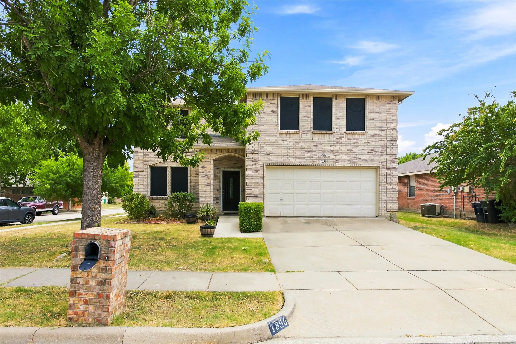 Single Family Residence For Sale in Denton County , 1856 Lariat Drive, Fort Worth, Texas 76247, 5 Bedroom, 3 Bathroom, 2 Garage spaces, 3,448 Sqft, built in 2003, mls#21402962, Real Estate Agent in Fort Worth, Homes For Sale in Denton county, Homes For Sale in Fort Worth, Realtor in Fort Worth Texas, Real Estate Brokerage Independent Realty Texas, Luminita Cordes Realtor