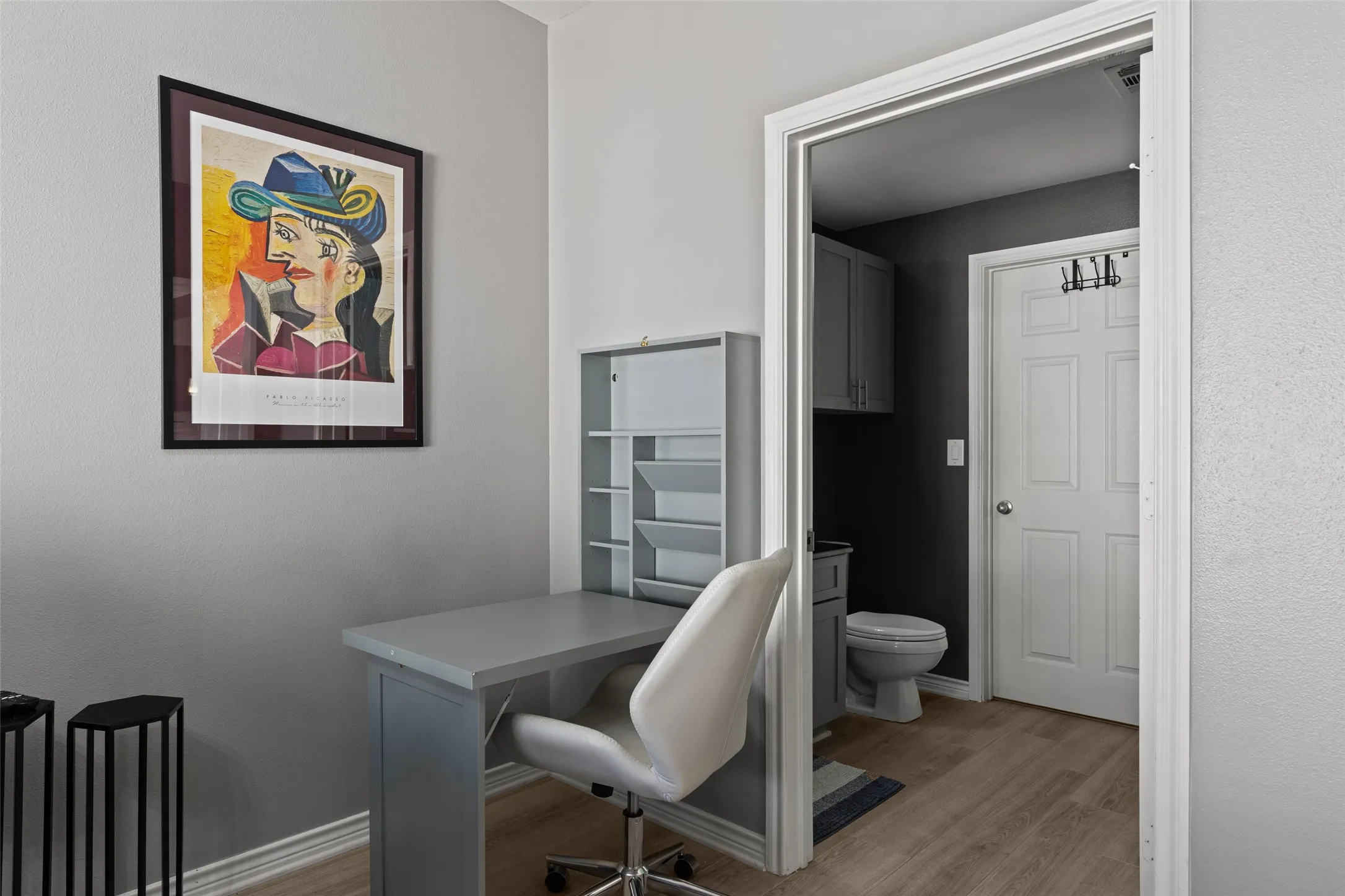 Condominium For Rent in Dallas County , 3102 Kings Road 3201, Dallas, Texas 75219, 2 Bedroom, 2 Bathroom, 2 Garage spaces, 1,103 Sqft, built in 2001, mls#21404701, Real Estate Agent in Dallas, Homes For Rent in Dallas county, Homes For Rent in Dallas, Realtor in Dallas Texas, Real Estate Brokerage Independent Realty Texas, Luminita Cordes Realtor