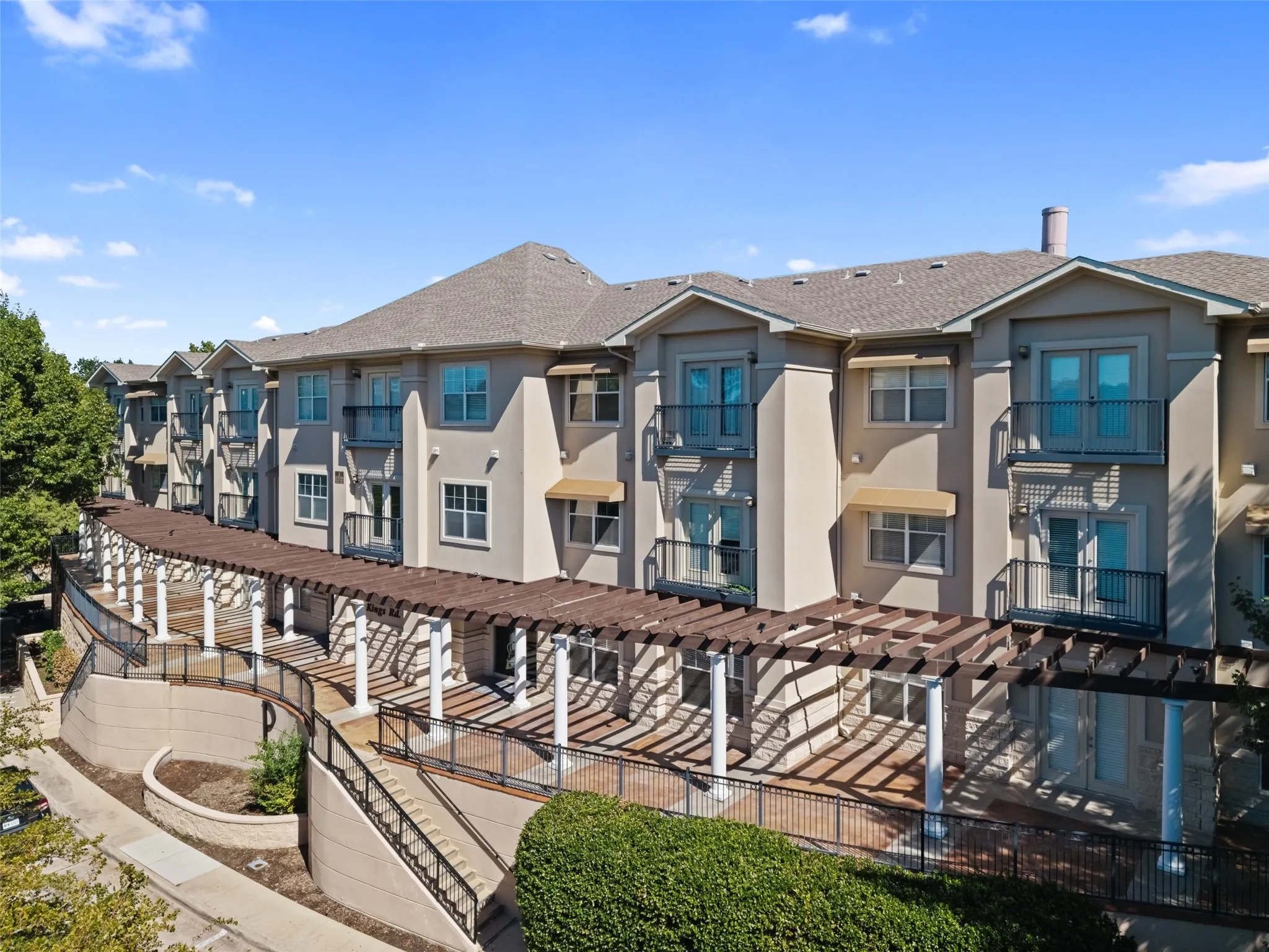 Condominium For Rent in Dallas County , 3102 Kings Road 3201, Dallas, Texas 75219, 2 Bedroom, 2 Bathroom, 2 Garage spaces, 1,103 Sqft, built in 2001, mls#21404701, Real Estate Agent in Dallas, Homes For Rent in Dallas county, Homes For Rent in Dallas, Realtor in Dallas Texas, Real Estate Brokerage Independent Realty Texas, Luminita Cordes Realtor
