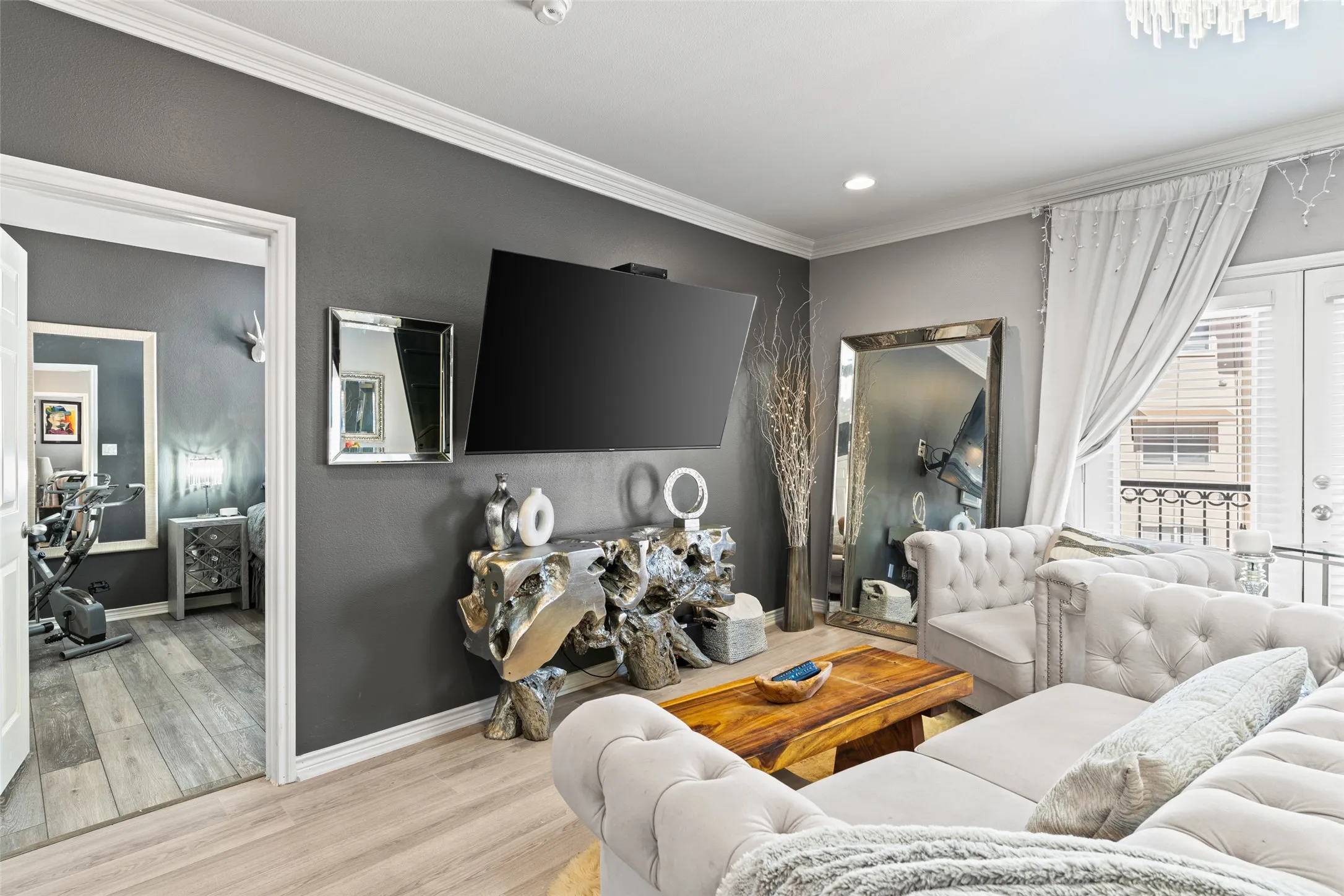 Condominium For Rent in Dallas County , 3102 Kings Road 3201, Dallas, Texas 75219, 2 Bedroom, 2 Bathroom, 2 Garage spaces, 1,103 Sqft, built in 2001, mls#21404701, Real Estate Agent in Dallas, Homes For Rent in Dallas county, Homes For Rent in Dallas, Realtor in Dallas Texas, Real Estate Brokerage Independent Realty Texas, Luminita Cordes Realtor