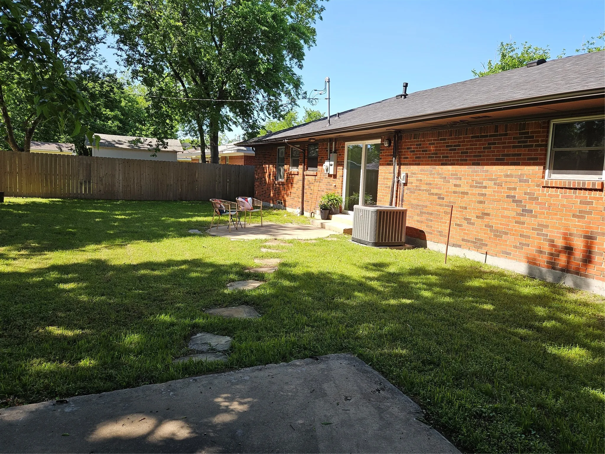 Single Family Residence For Rent in Collin County , 1306 N Powell Parkway, Anna, Texas 75409, 3 Bedroom, 2 Bathroom, 2 Garage spaces, 1,274 Sqft, built in 1966, mls#21403079, Real Estate Agent in Anna, Homes For Rent in Collin county, Homes For Rent in Anna, Realtor in Anna Texas, Real Estate Brokerage Independent Realty Texas, Luminita Cordes Realtor