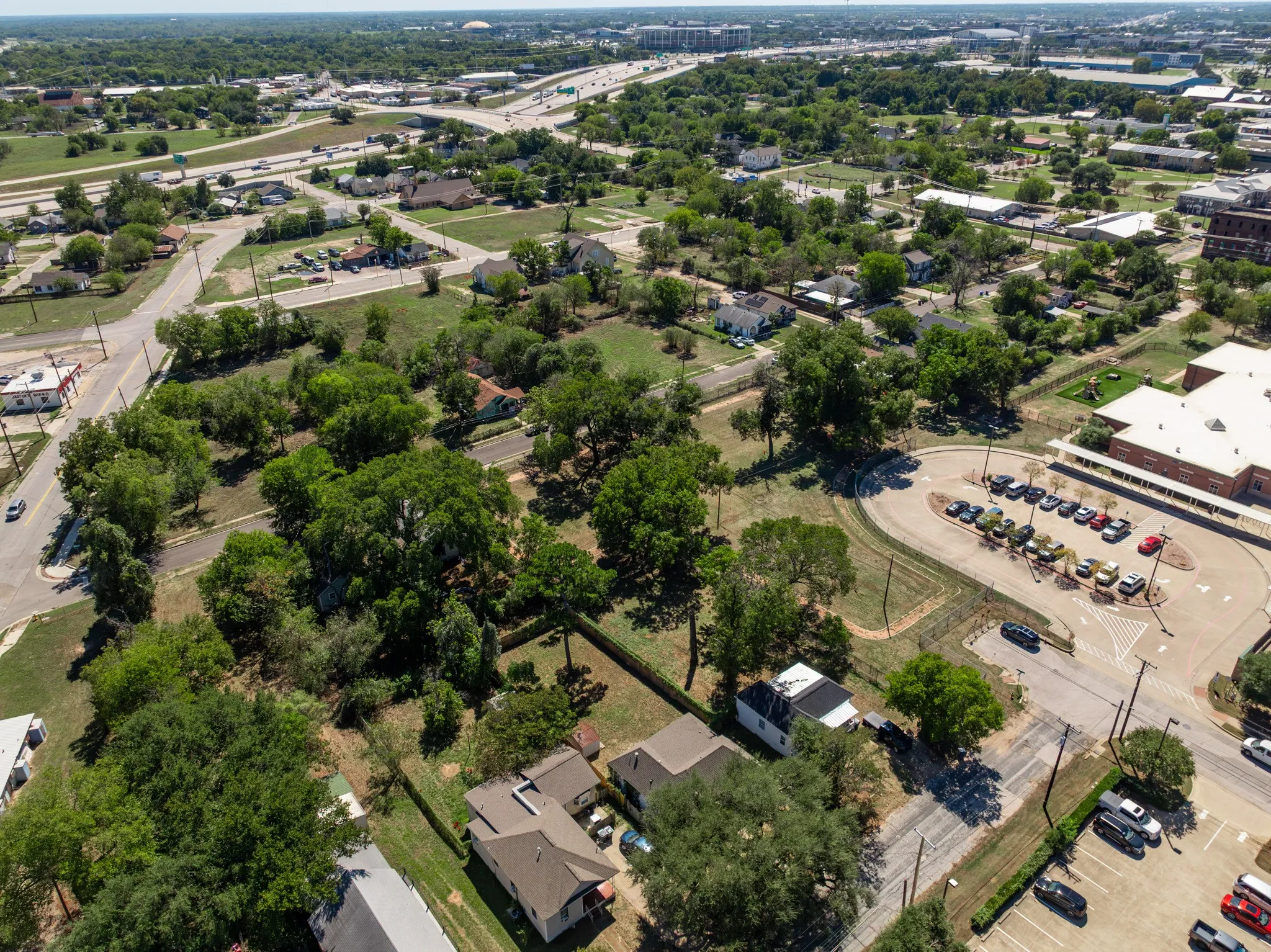 Single Family Residence For Sale in Mc Lennan County , 1207 Paul Quinn Street, Waco, Texas 76704, 3 Bedroom, 2 Bathroom, Garage spaces, 1,164 Sqft, built in 1914, mls#21405009, Real Estate Agent in Waco, Homes For Sale in Mc Lennan county, Homes For Sale in Waco, Realtor in Waco Texas, Real Estate Brokerage Independent Realty Texas, Luminita Cordes Realtor