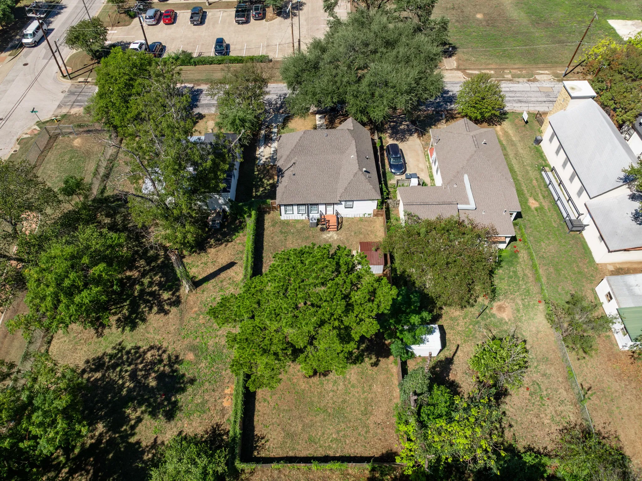 Single Family Residence For Sale in Mc Lennan County , 1207 Paul Quinn Street, Waco, Texas 76704, 3 Bedroom, 2 Bathroom, Garage spaces, 1,164 Sqft, built in 1914, mls#21405009, Real Estate Agent in Waco, Homes For Sale in Mc Lennan county, Homes For Sale in Waco, Realtor in Waco Texas, Real Estate Brokerage Independent Realty Texas, Luminita Cordes Realtor