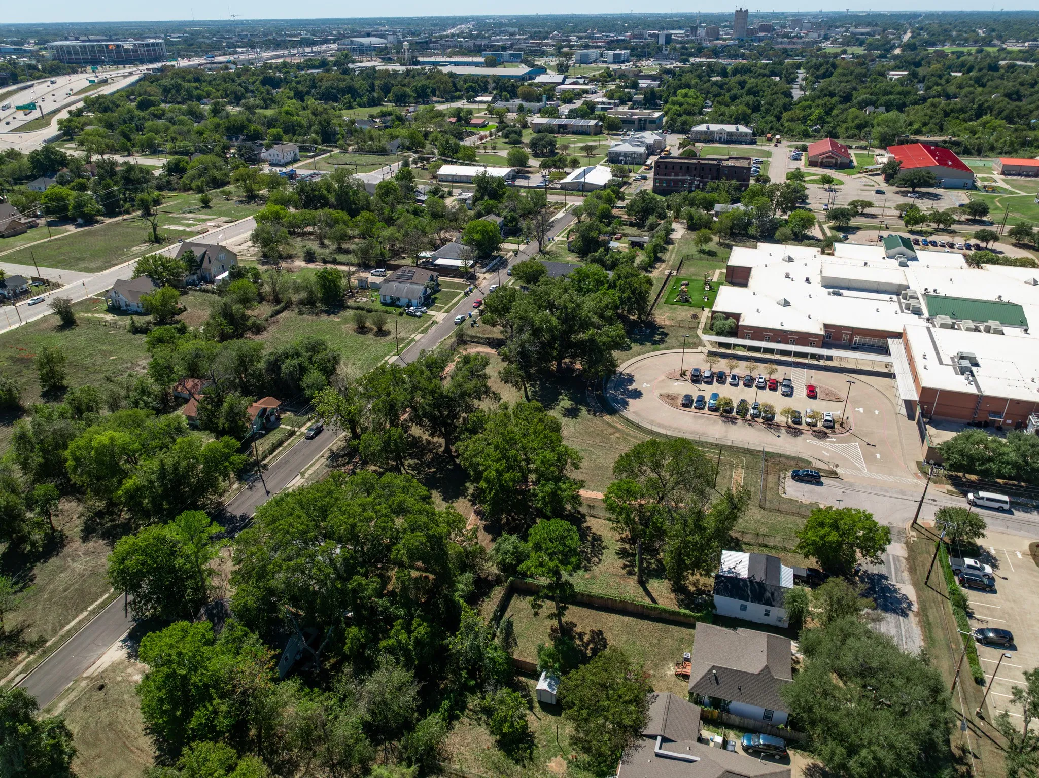 Single Family Residence For Sale in Mc Lennan County , 1207 Paul Quinn Street, Waco, Texas 76704, 3 Bedroom, 2 Bathroom, Garage spaces, 1,164 Sqft, built in 1914, mls#21405009, Real Estate Agent in Waco, Homes For Sale in Mc Lennan county, Homes For Sale in Waco, Realtor in Waco Texas, Real Estate Brokerage Independent Realty Texas, Luminita Cordes Realtor