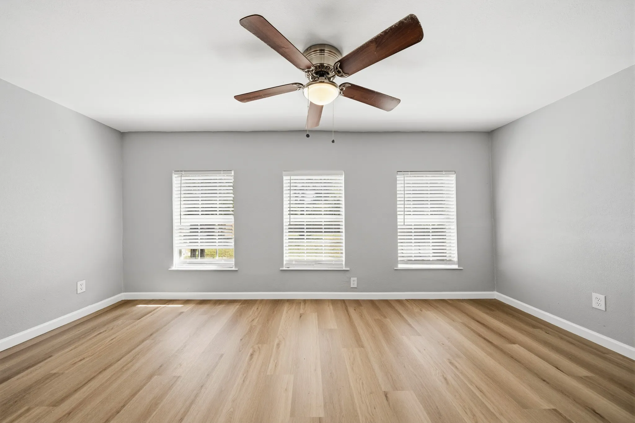 Single Family Residence For Sale in Mc Lennan County , 1207 Paul Quinn Street, Waco, Texas 76704, 3 Bedroom, 2 Bathroom, Garage spaces, 1,164 Sqft, built in 1914, mls#21405009, Real Estate Agent in Waco, Homes For Sale in Mc Lennan county, Homes For Sale in Waco, Realtor in Waco Texas, Real Estate Brokerage Independent Realty Texas, Luminita Cordes Realtor