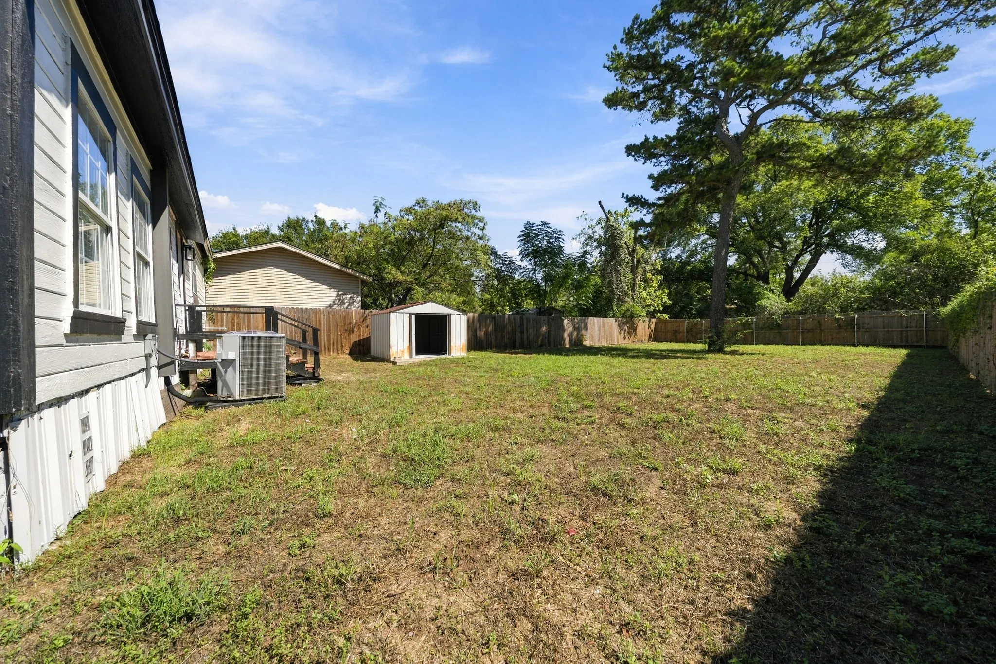 Single Family Residence For Sale in Mc Lennan County , 1207 Paul Quinn Street, Waco, Texas 76704, 3 Bedroom, 2 Bathroom, Garage spaces, 1,164 Sqft, built in 1914, mls#21405009, Real Estate Agent in Waco, Homes For Sale in Mc Lennan county, Homes For Sale in Waco, Realtor in Waco Texas, Real Estate Brokerage Independent Realty Texas, Luminita Cordes Realtor