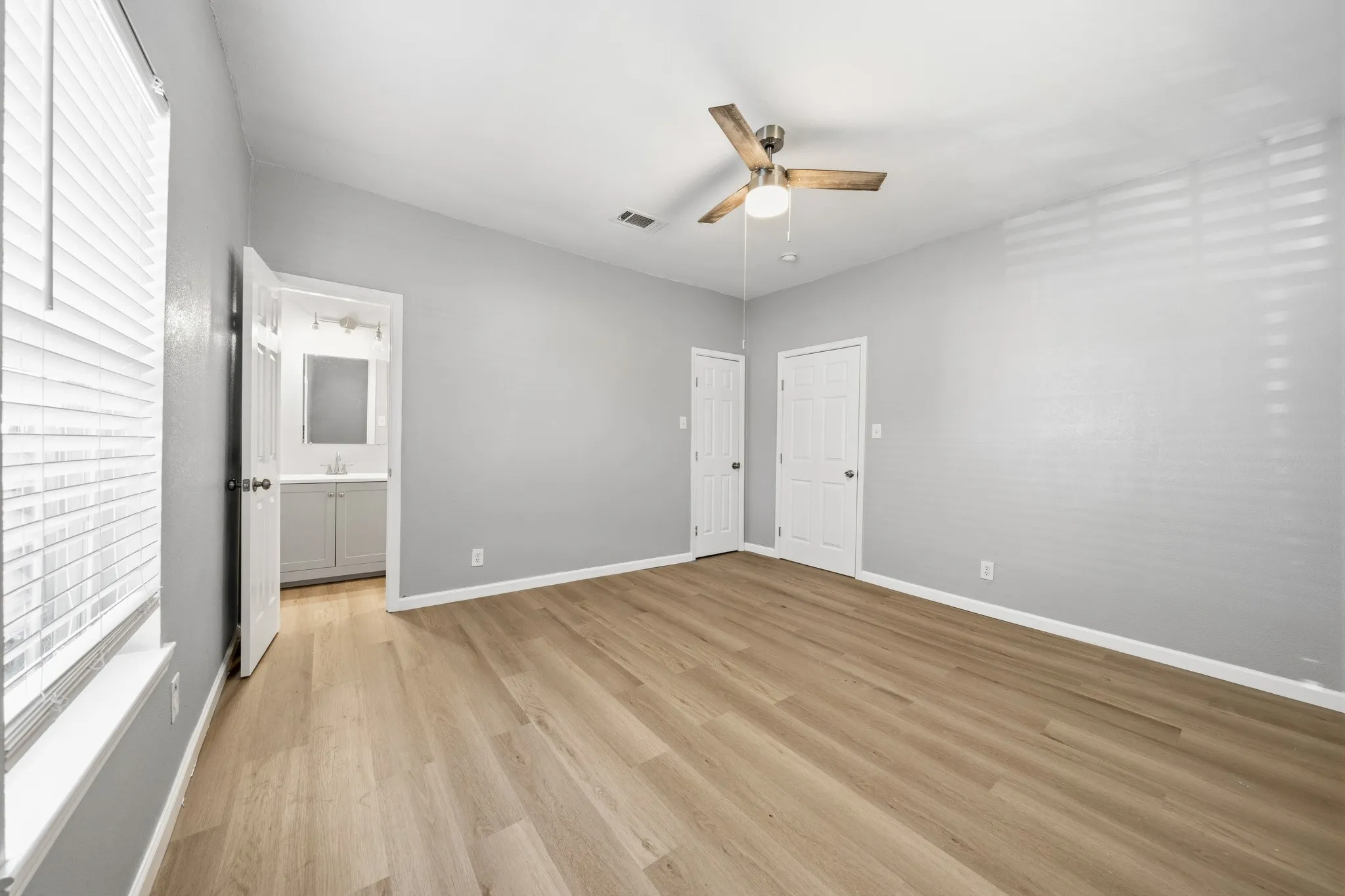 Single Family Residence For Sale in Mc Lennan County , 1207 Paul Quinn Street, Waco, Texas 76704, 3 Bedroom, 2 Bathroom, Garage spaces, 1,164 Sqft, built in 1914, mls#21405009, Real Estate Agent in Waco, Homes For Sale in Mc Lennan county, Homes For Sale in Waco, Realtor in Waco Texas, Real Estate Brokerage Independent Realty Texas, Luminita Cordes Realtor