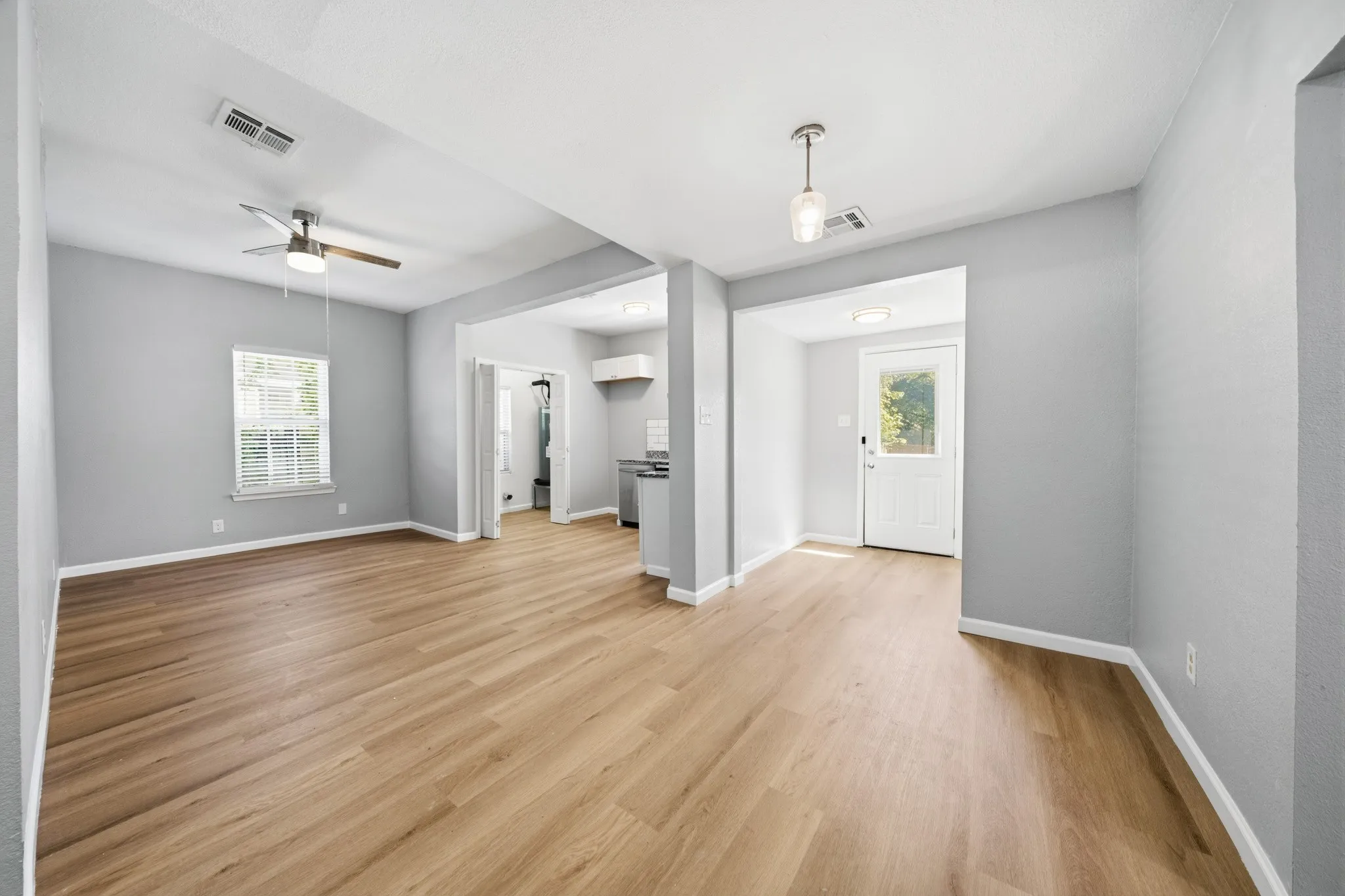 Single Family Residence For Sale in Mc Lennan County , 1207 Paul Quinn Street, Waco, Texas 76704, 3 Bedroom, 2 Bathroom, Garage spaces, 1,164 Sqft, built in 1914, mls#21405009, Real Estate Agent in Waco, Homes For Sale in Mc Lennan county, Homes For Sale in Waco, Realtor in Waco Texas, Real Estate Brokerage Independent Realty Texas, Luminita Cordes Realtor
