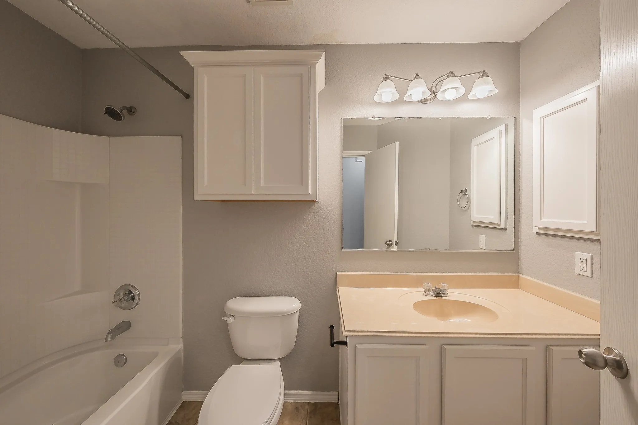 Single Family Residence For Sale in Tarrant County , 10100 Cougar Trail, Fort Worth, Texas 76108, 3 Bedroom, 2 Bathroom, 2 Garage spaces, 1,606 Sqft, built in 2008, mls#21405005, Real Estate Agent in Fort Worth, Homes For Sale in Tarrant county, Homes For Sale in Fort Worth, Realtor in Fort Worth Texas, Real Estate Brokerage Independent Realty Texas, Luminita Cordes Realtor