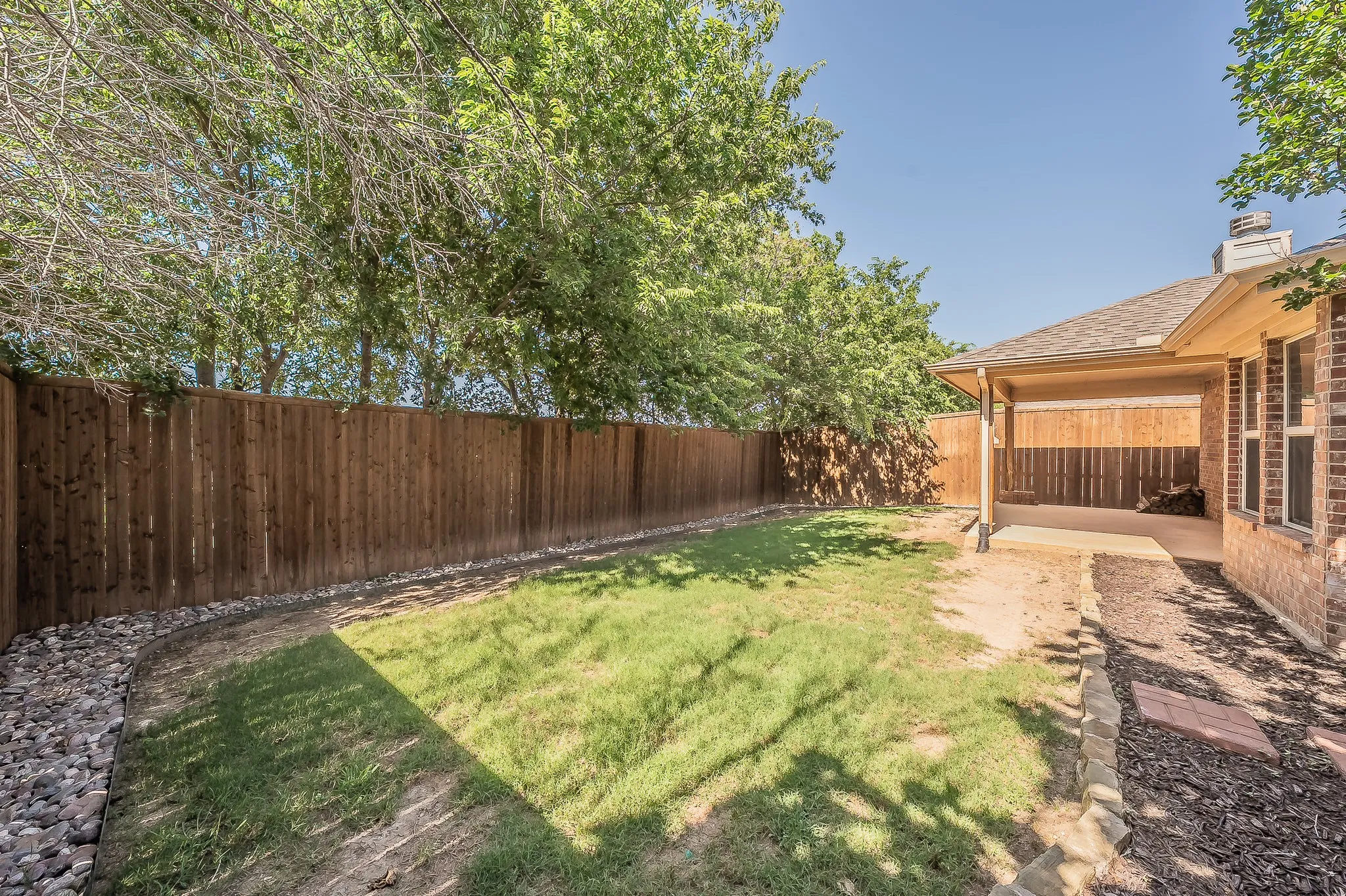 Single Family Residence For Sale in Tarrant County , 10100 Cougar Trail, Fort Worth, Texas 76108, 3 Bedroom, 2 Bathroom, 2 Garage spaces, 1,606 Sqft, built in 2008, mls#21405005, Real Estate Agent in Fort Worth, Homes For Sale in Tarrant county, Homes For Sale in Fort Worth, Realtor in Fort Worth Texas, Real Estate Brokerage Independent Realty Texas, Luminita Cordes Realtor