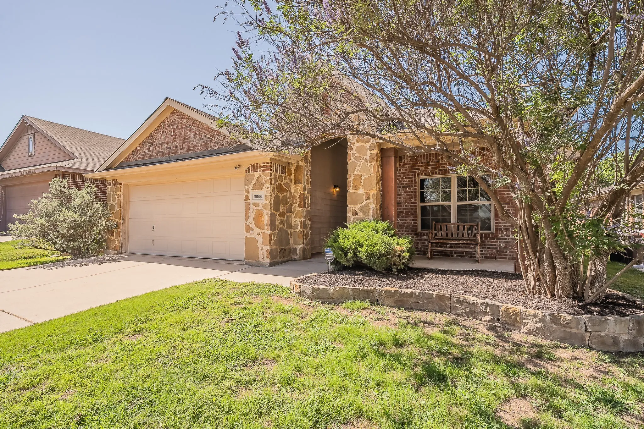 Single Family Residence For Sale in Tarrant County , 10100 Cougar Trail, Fort Worth, Texas 76108, 3 Bedroom, 2 Bathroom, 2 Garage spaces, 1,606 Sqft, built in 2008, mls#21405005, Real Estate Agent in Fort Worth, Homes For Sale in Tarrant county, Homes For Sale in Fort Worth, Realtor in Fort Worth Texas, Real Estate Brokerage Independent Realty Texas, Luminita Cordes Realtor