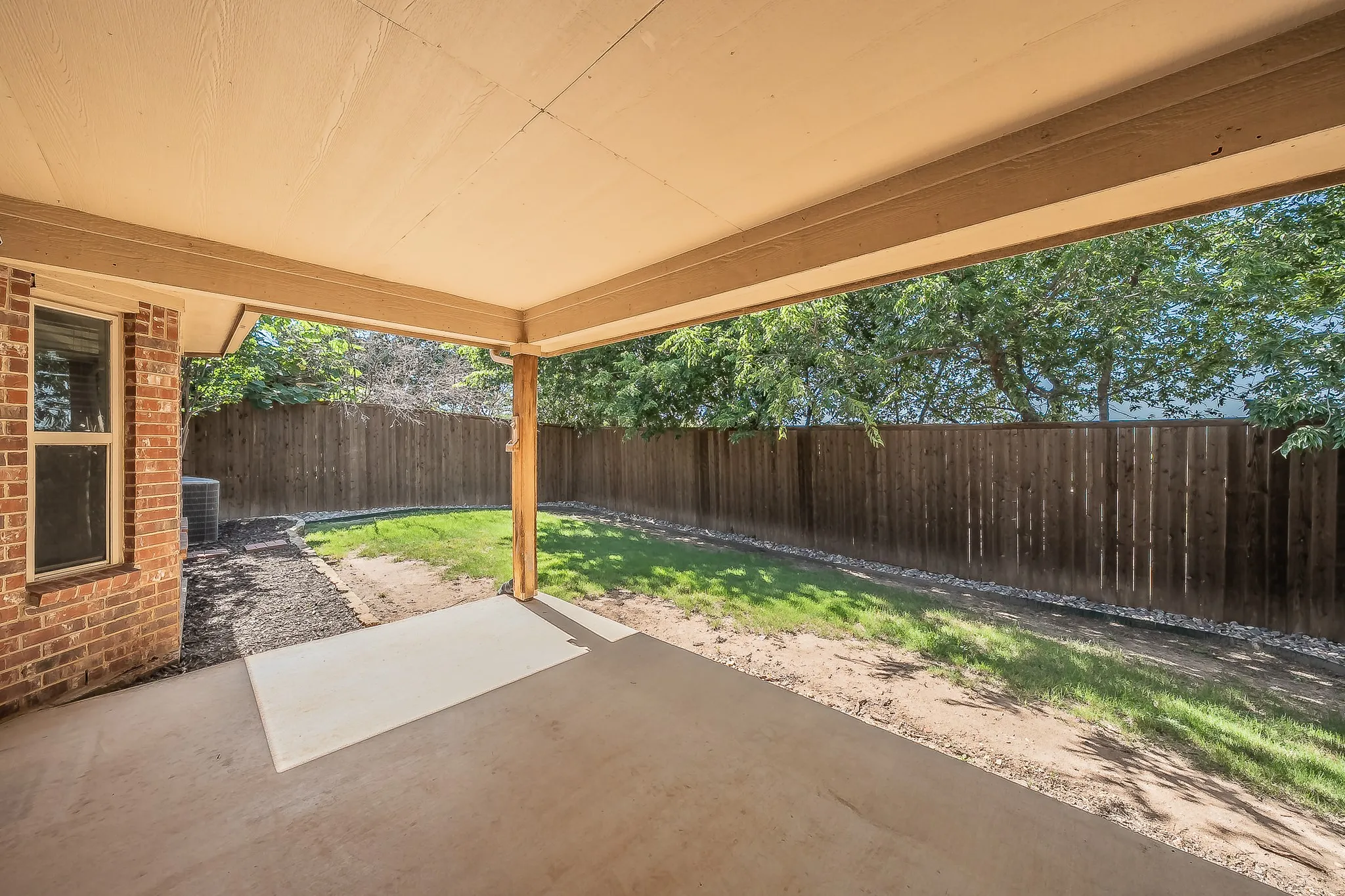 Single Family Residence For Sale in Tarrant County , 10100 Cougar Trail, Fort Worth, Texas 76108, 3 Bedroom, 2 Bathroom, 2 Garage spaces, 1,606 Sqft, built in 2008, mls#21405005, Real Estate Agent in Fort Worth, Homes For Sale in Tarrant county, Homes For Sale in Fort Worth, Realtor in Fort Worth Texas, Real Estate Brokerage Independent Realty Texas, Luminita Cordes Realtor