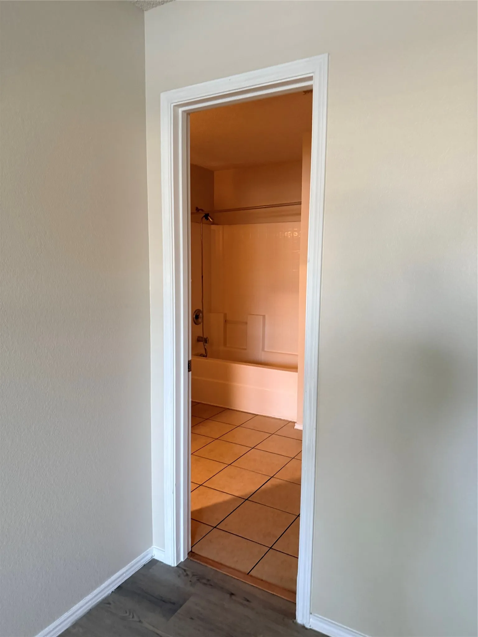 Single Family Residence For Rent in Rockwall County , 2531 Barksdale Drive, Rockwall, Texas 75032, 3 Bedroom, 2 Bathroom, 2 Garage spaces, 1,774 Sqft, built in 2003, mls#21404233, Real Estate Agent in Rockwall, Homes For Rent in Rockwall county, Homes For Rent in Rockwall, Realtor in Rockwall Texas, Real Estate Brokerage Independent Realty Texas, Luminita Cordes Realtor