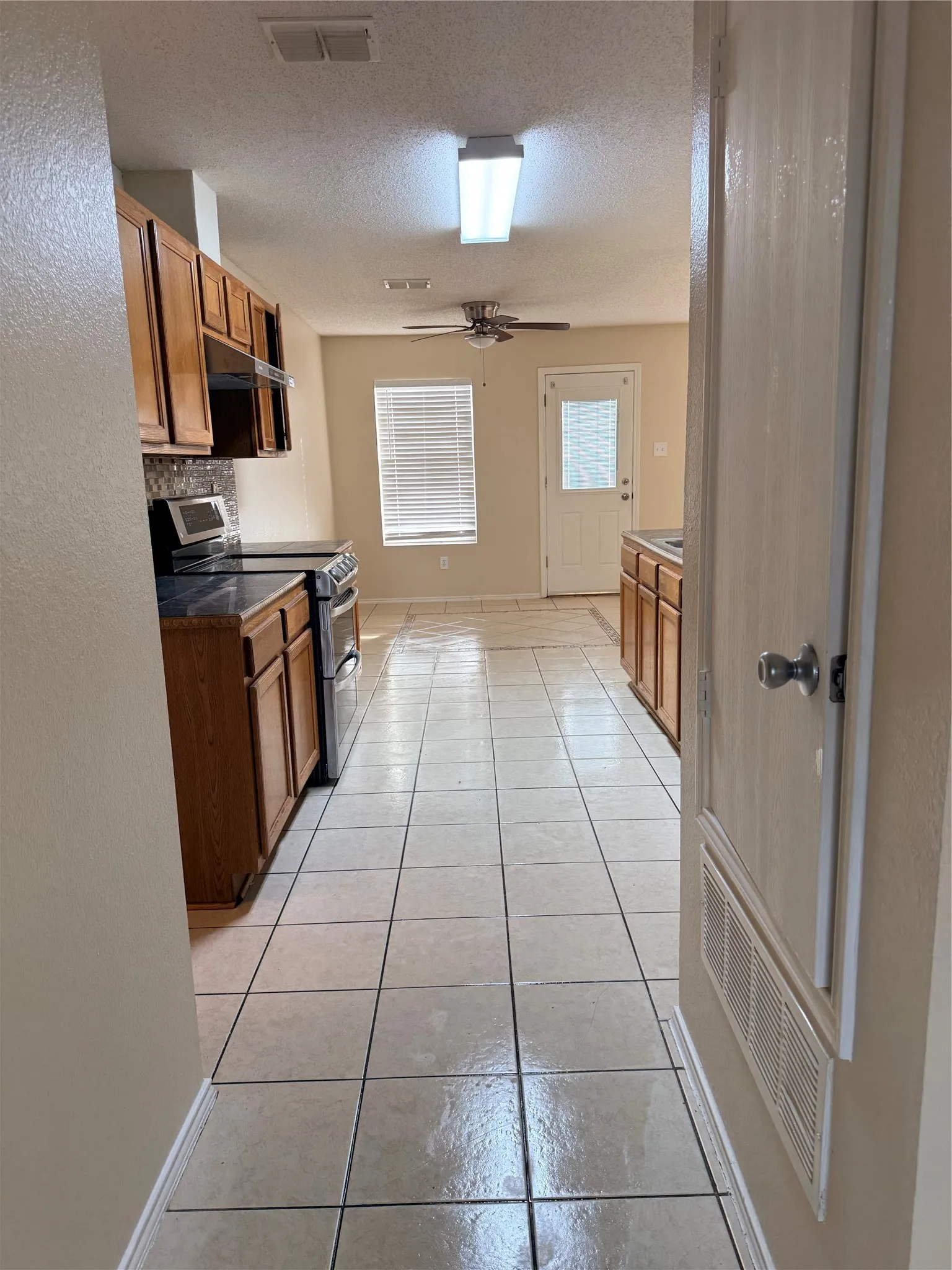 Single Family Residence For Rent in Rockwall County , 2531 Barksdale Drive, Rockwall, Texas 75032, 3 Bedroom, 2 Bathroom, 2 Garage spaces, 1,774 Sqft, built in 2003, mls#21404233, Real Estate Agent in Rockwall, Homes For Rent in Rockwall county, Homes For Rent in Rockwall, Realtor in Rockwall Texas, Real Estate Brokerage Independent Realty Texas, Luminita Cordes Realtor